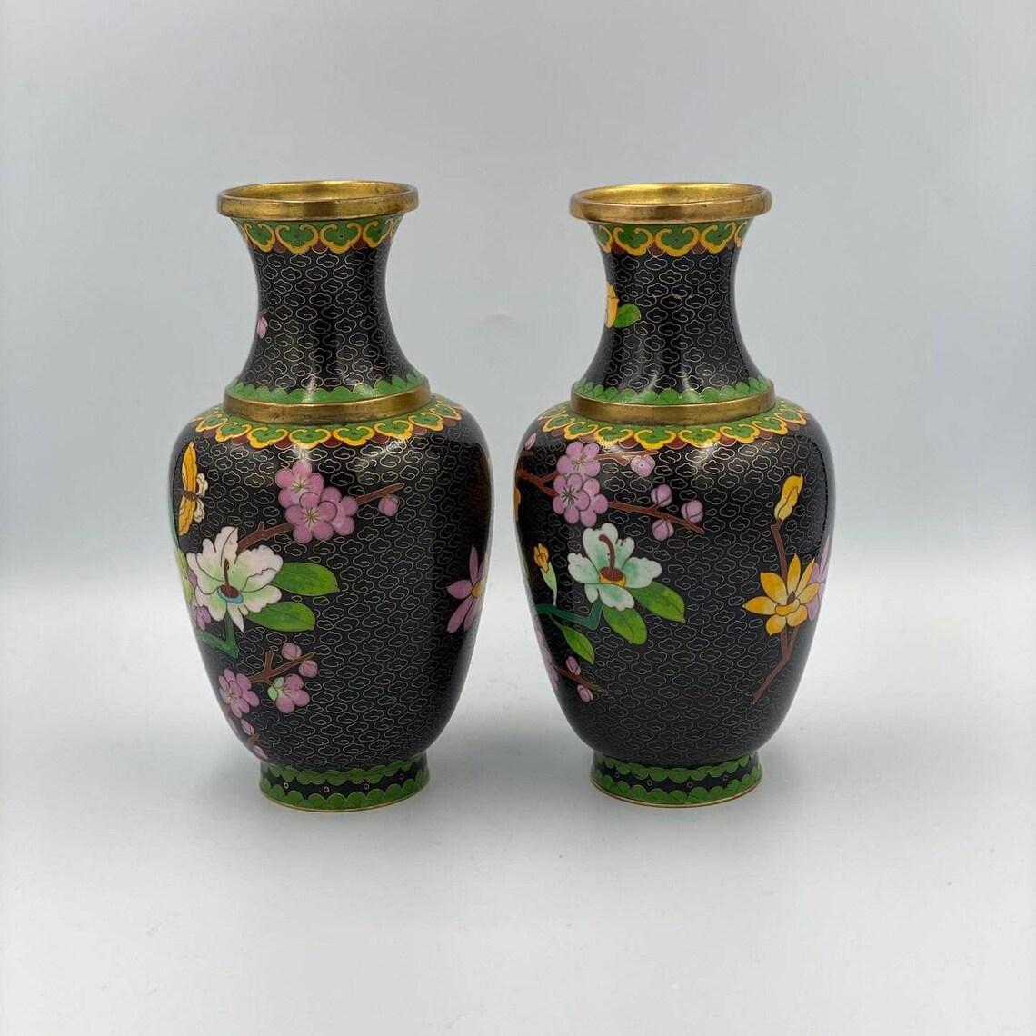Chinoiseries Vases chinois assortis cloisonnés, années 1960 en vente