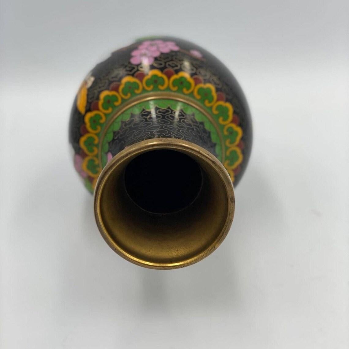 Milieu du XXe siècle Vases chinois assortis cloisonnés, années 1960 en vente