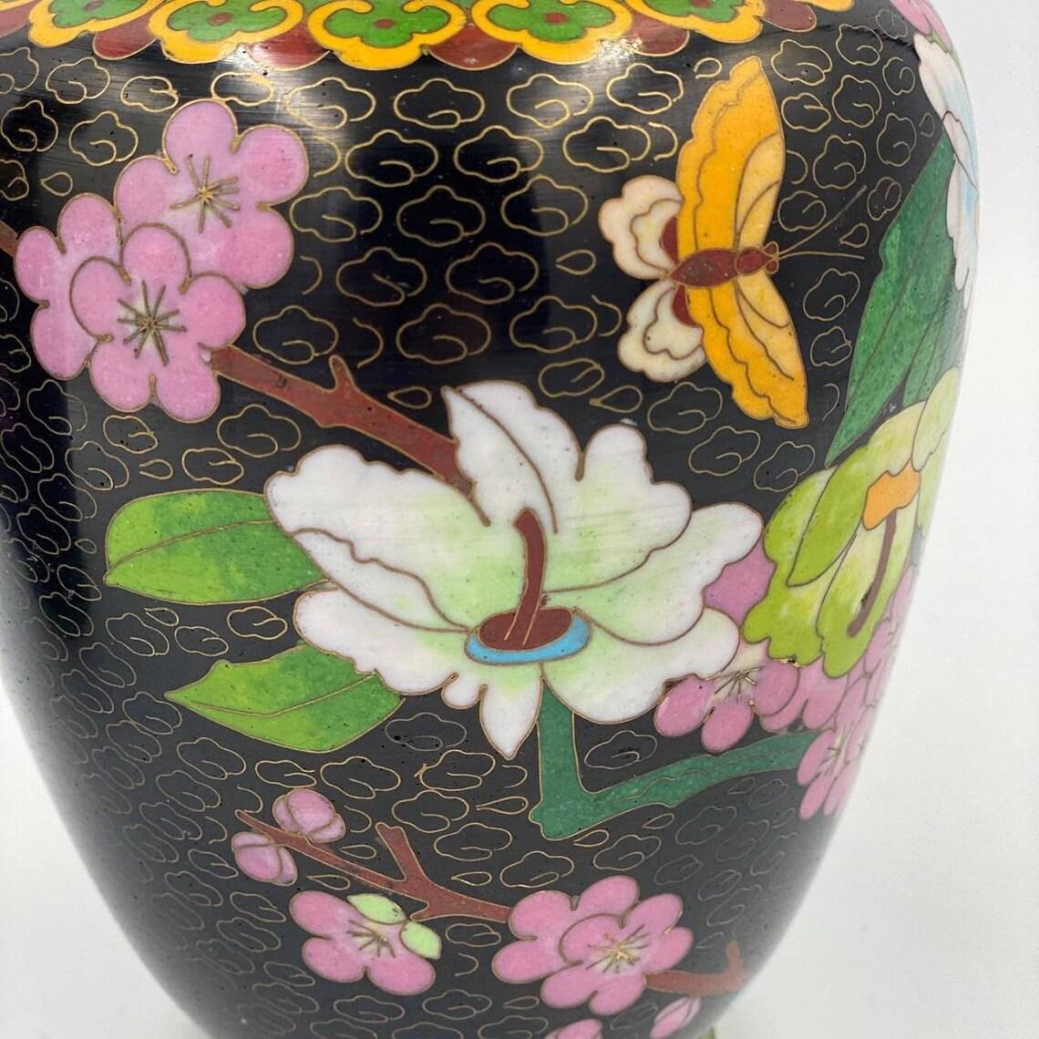 Métal Vases chinois assortis cloisonnés, années 1960 en vente