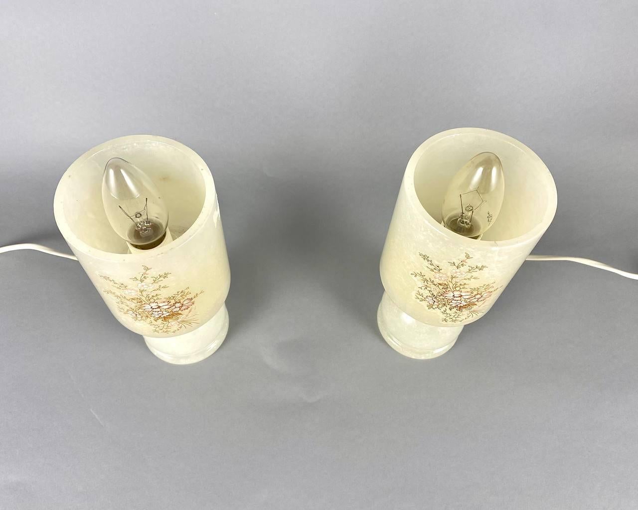 Lampes de table jumelées  Deux lampes vintage en marbre en vente 1