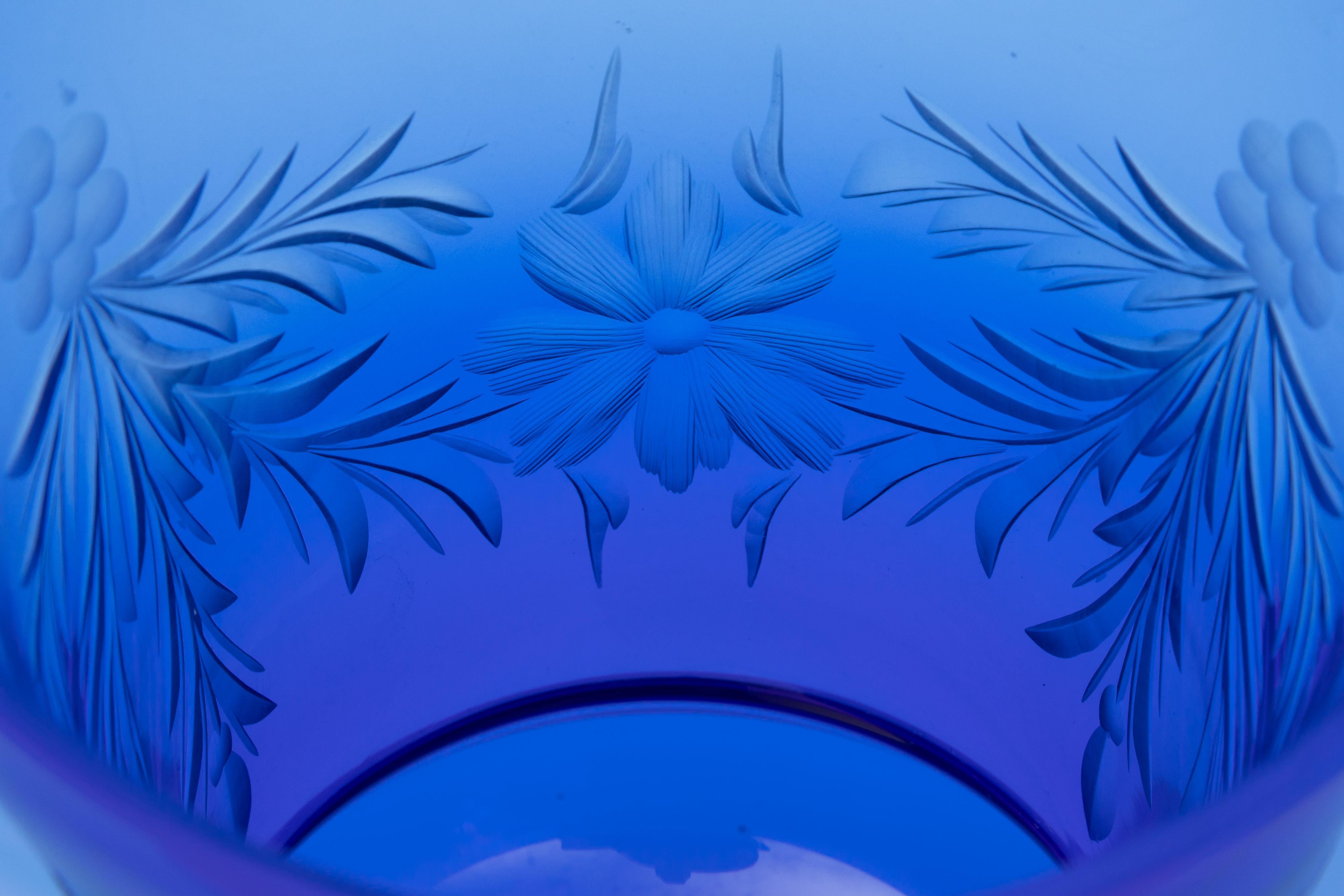 Pairpoint Antique Cobalt Blue Crystal Vase, Signature Controlled Bubble Stem In Good Condition For Sale In West Palm Beach, FL