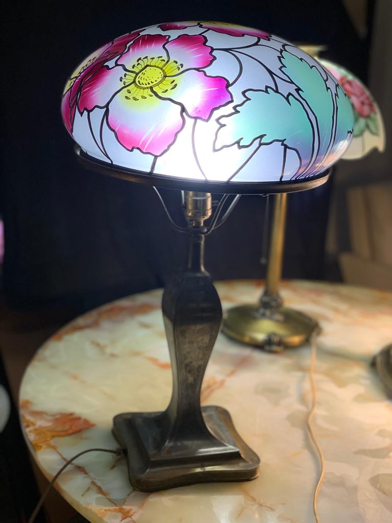 Art Glass Pairpoint Glass Co. Poppy Flower Stained Glass Table Lamp, Vienna Shade, 1920 For Sale