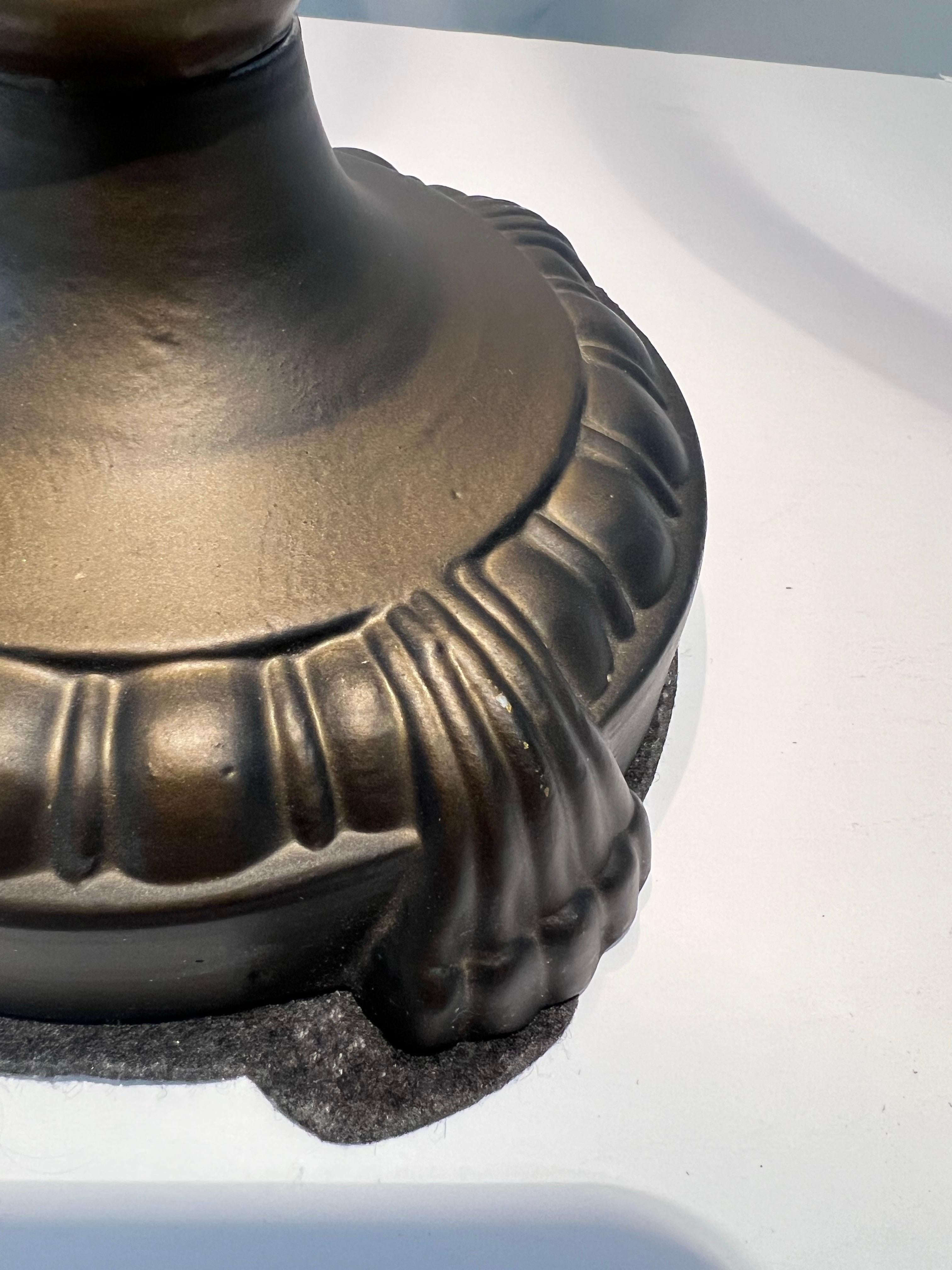 Pairpoint Lampe de table à fleurs peintes à la main, style Puffy, avec base en bronze en vente 1