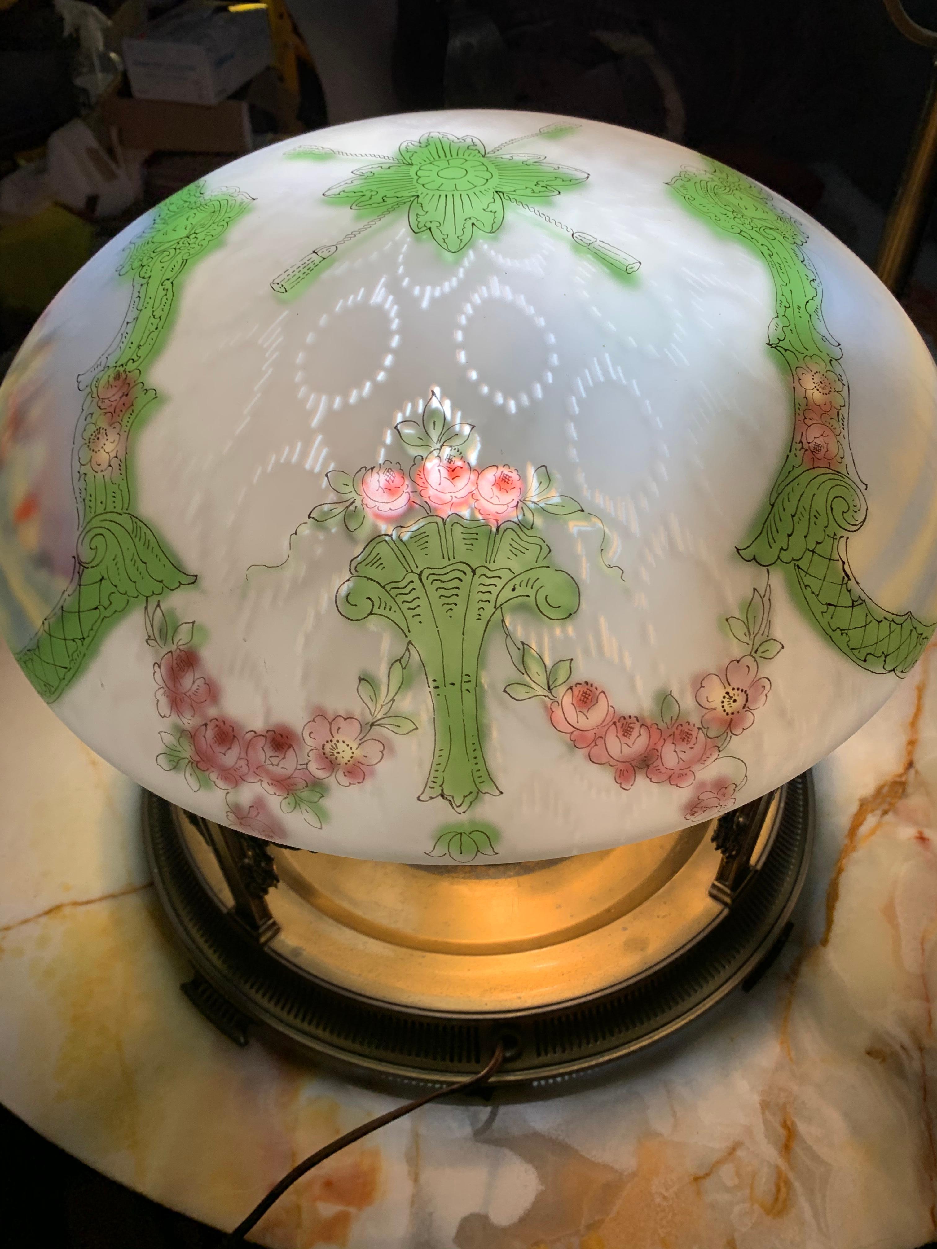 Tischlampe aus Buntglas mit Paarpunkten, Wiener Meereslandschaftsschirm, Pflanzgefäßsockel, 1910 im Zustand „Gut“ im Angebot in Brooklyn, NY