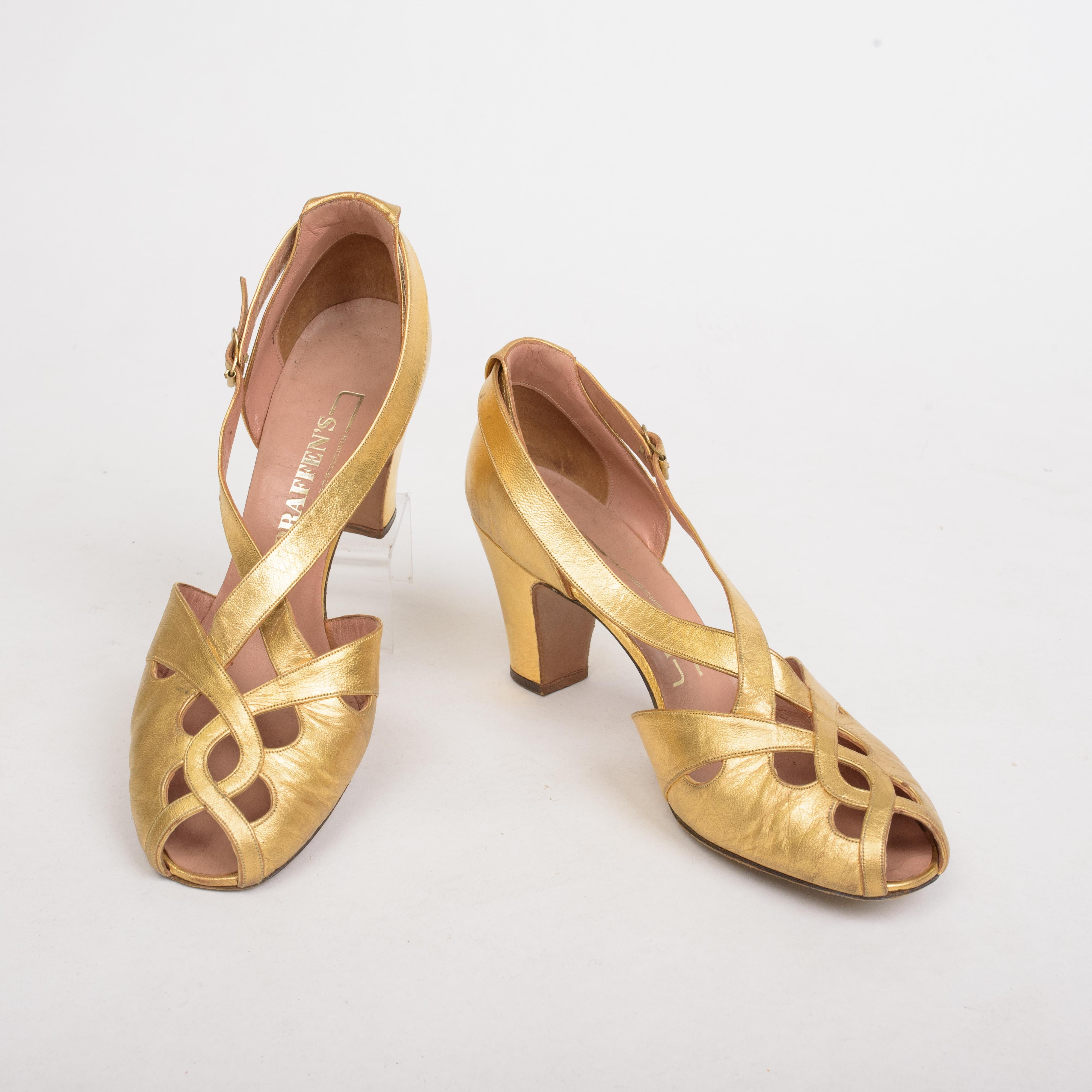 Women's Pairs of ballroom shoes - Salomés in golden leather Circa 1930/1940