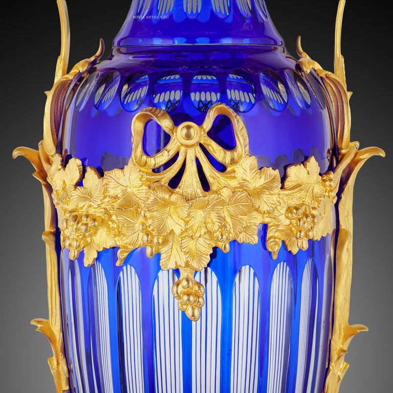 Pairs of Blue Crystal Vase For Sale at 1stDibs