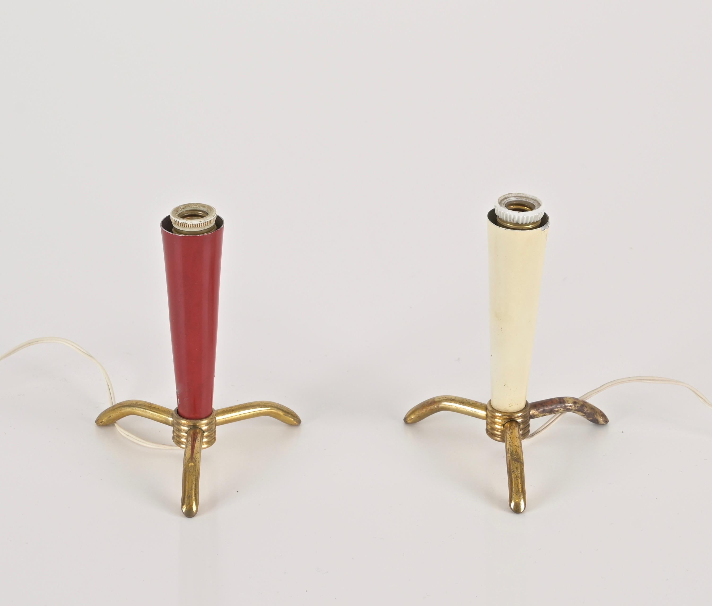Paar italienische Tischlampen aus Messing, rotem und elfenbeinfarbenem Metall, Stilnovo, 1950er Jahre im Angebot 5
