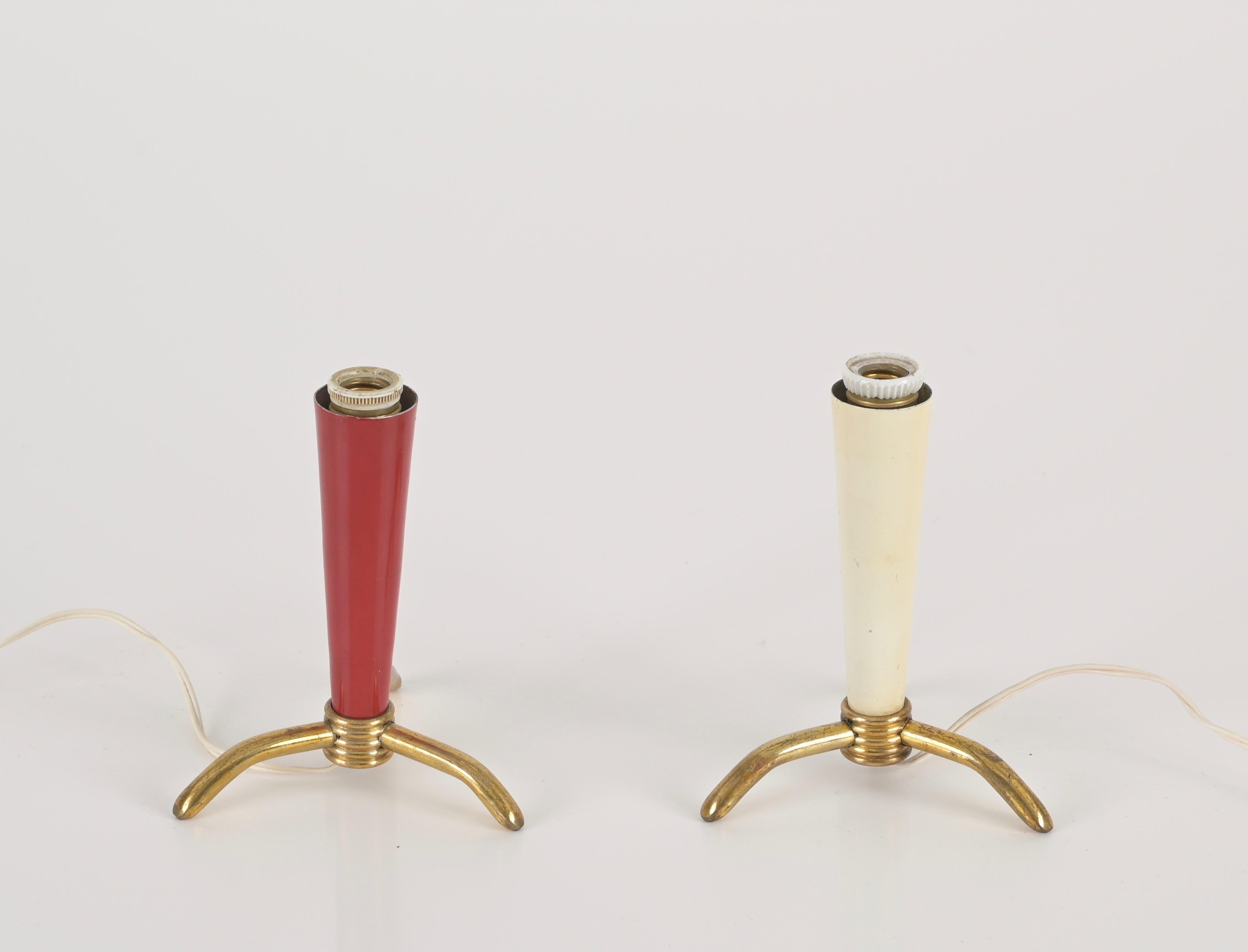 Paires de lampes de table italiennes en laiton, métal rouge et ivoire, Stilnovo, années 1950 en vente 7