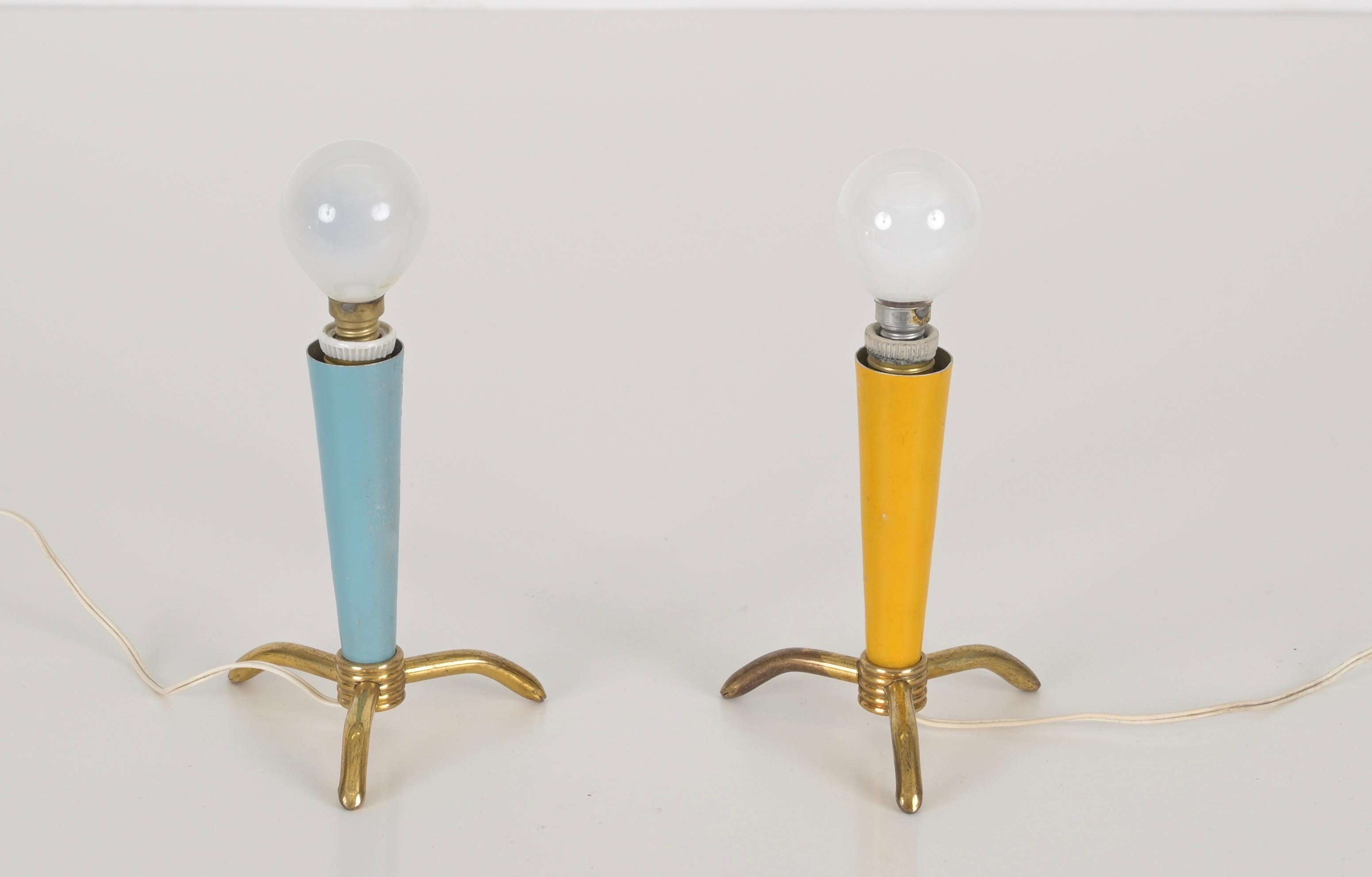 Ein Paar italienische Tischlampen aus Messing, gelbem und Tiffany-Metall, Stilnovo, 1950er Jahre im Angebot 4
