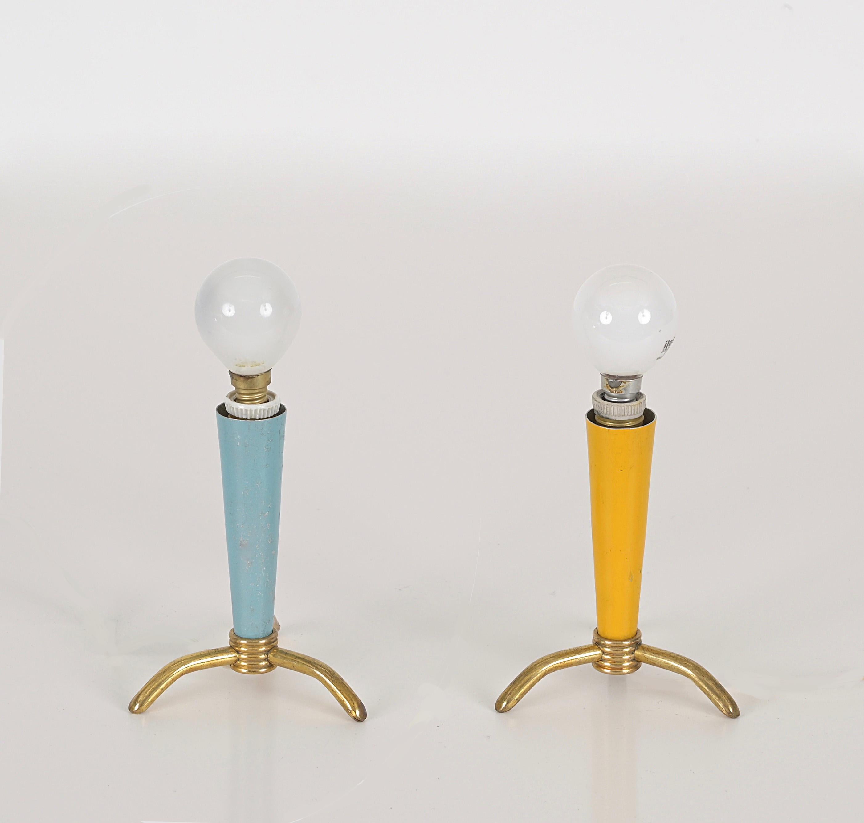 Ein Paar italienische Tischlampen aus Messing, gelbem und Tiffany-Metall, Stilnovo, 1950er Jahre im Angebot 5