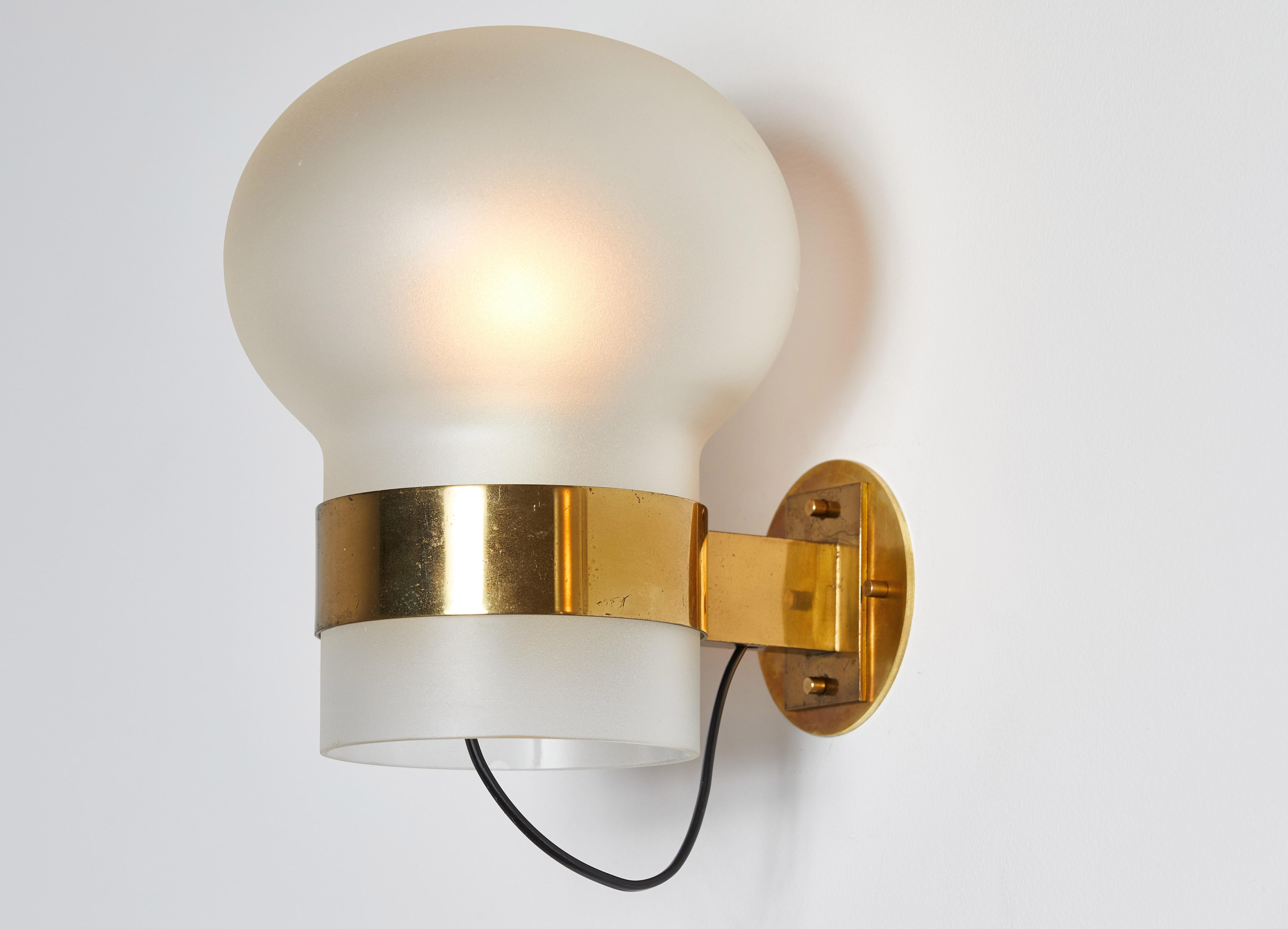 Mid-20th Century Pair of Model 2404 Sconces by Fontana Arte