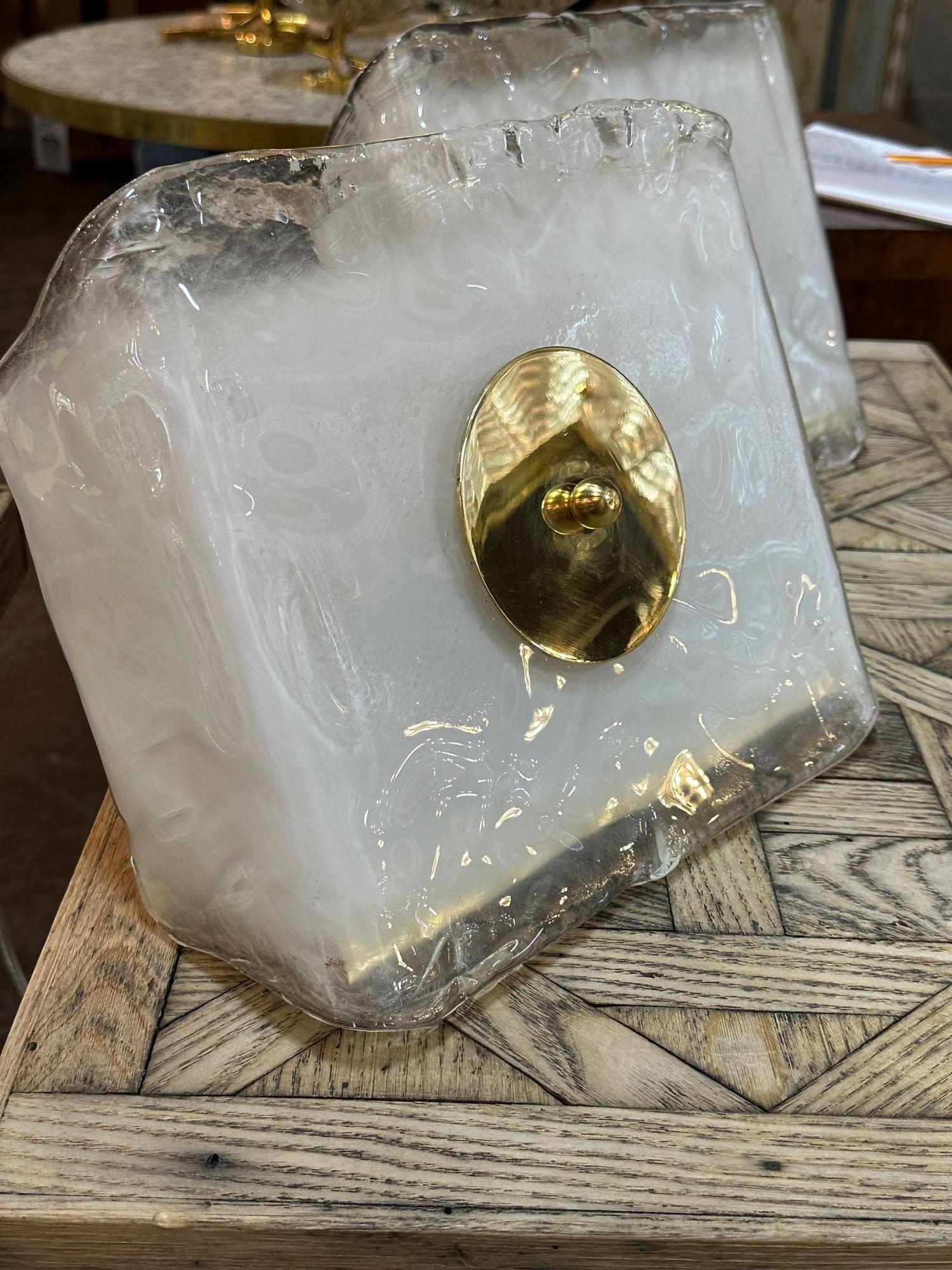 Ottone Coppia di lampade moderne in vetro di Murano e ottone di Seguso in vendita
