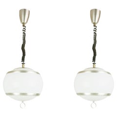 Coppia di lampade a sospensione Up & Up in Perspex Bianco e Alluminio Satinato di Stilux