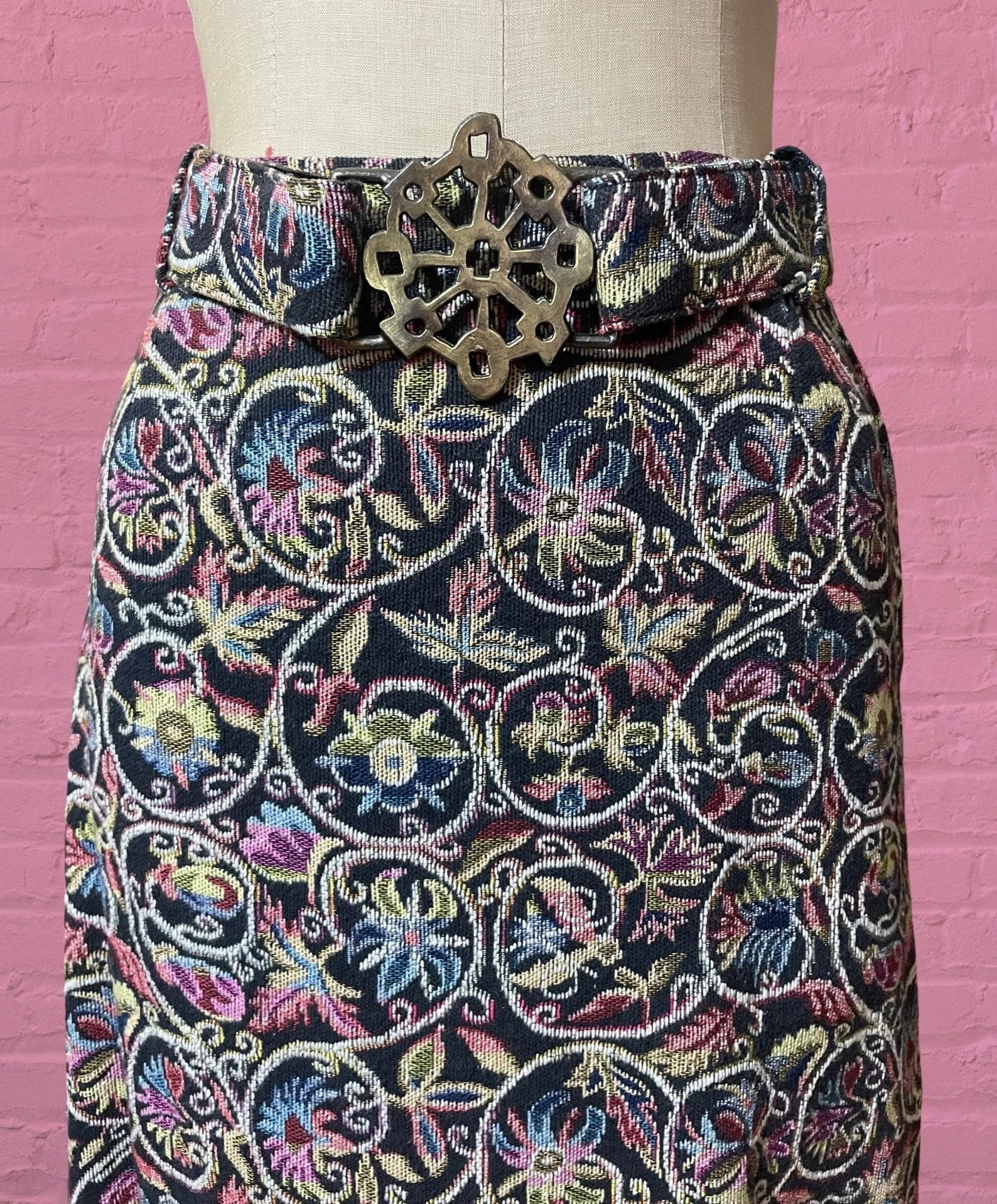 Paisley Floral Tapestry Maxi Skirt, Circa 1970s In Excellent Condition For Sale In Brooklyn, NY