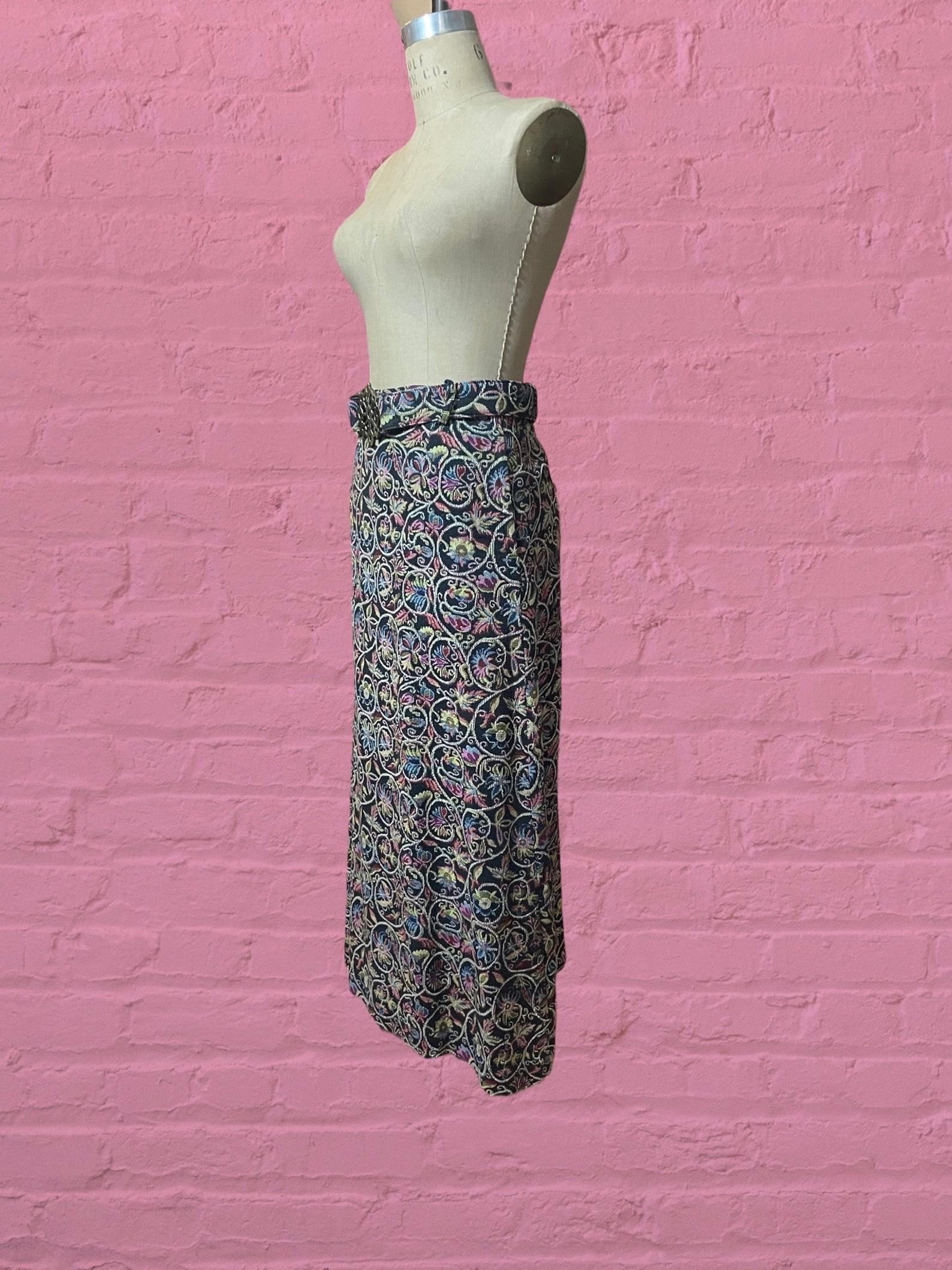 Paisley Floral Tapestry Maxi Skirt, Circa 1970s For Sale 1