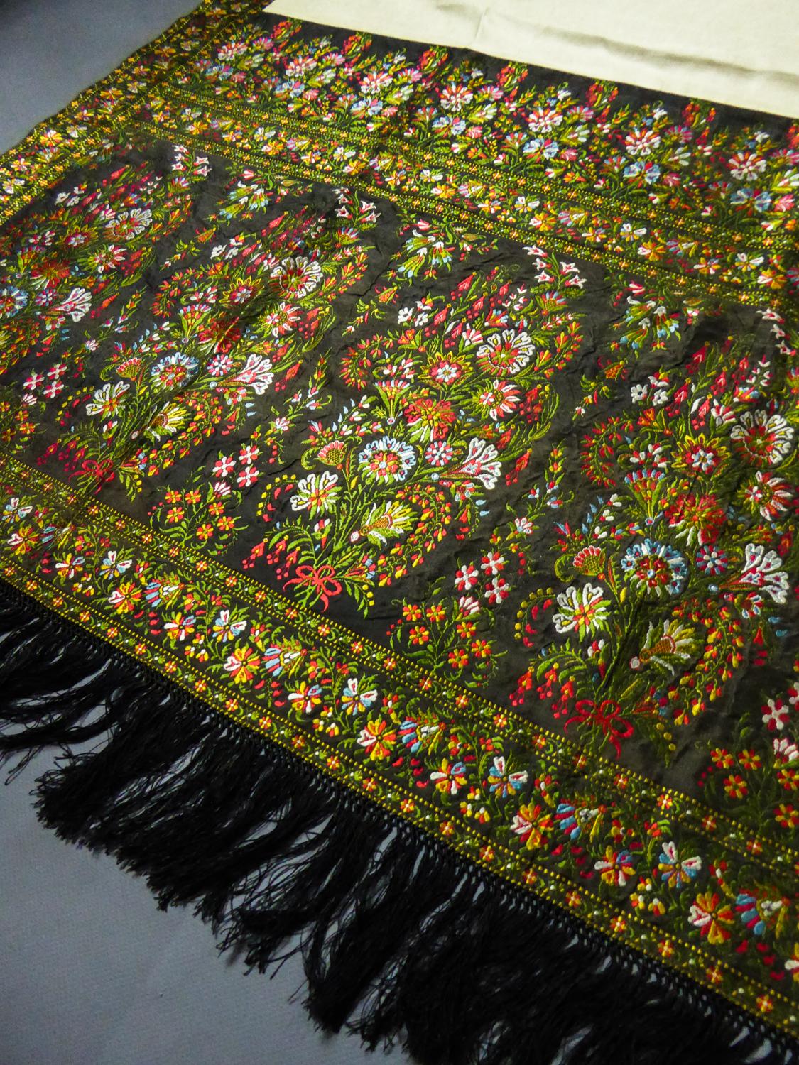 A fine & Early Silk & wool Paisley Shawl -Europe Circa 1820/1850 For Sale 9