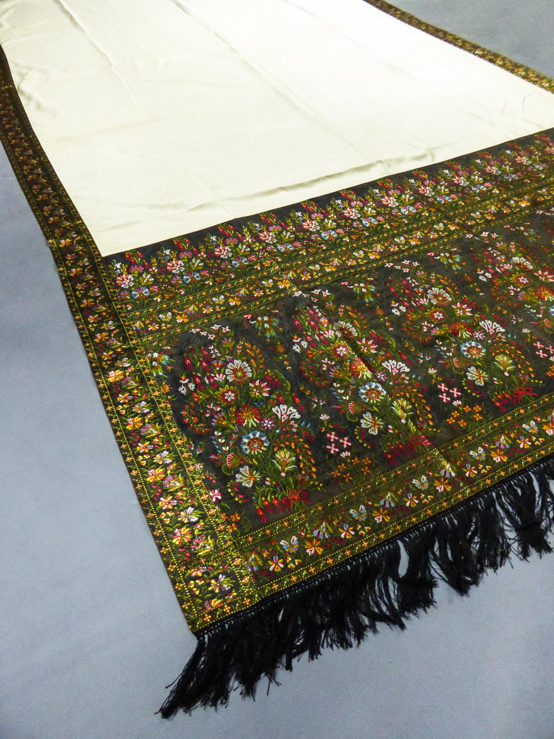 A fine & Early Silk & wool Paisley Shawl -Europe Circa 1820/1850 For Sale 1