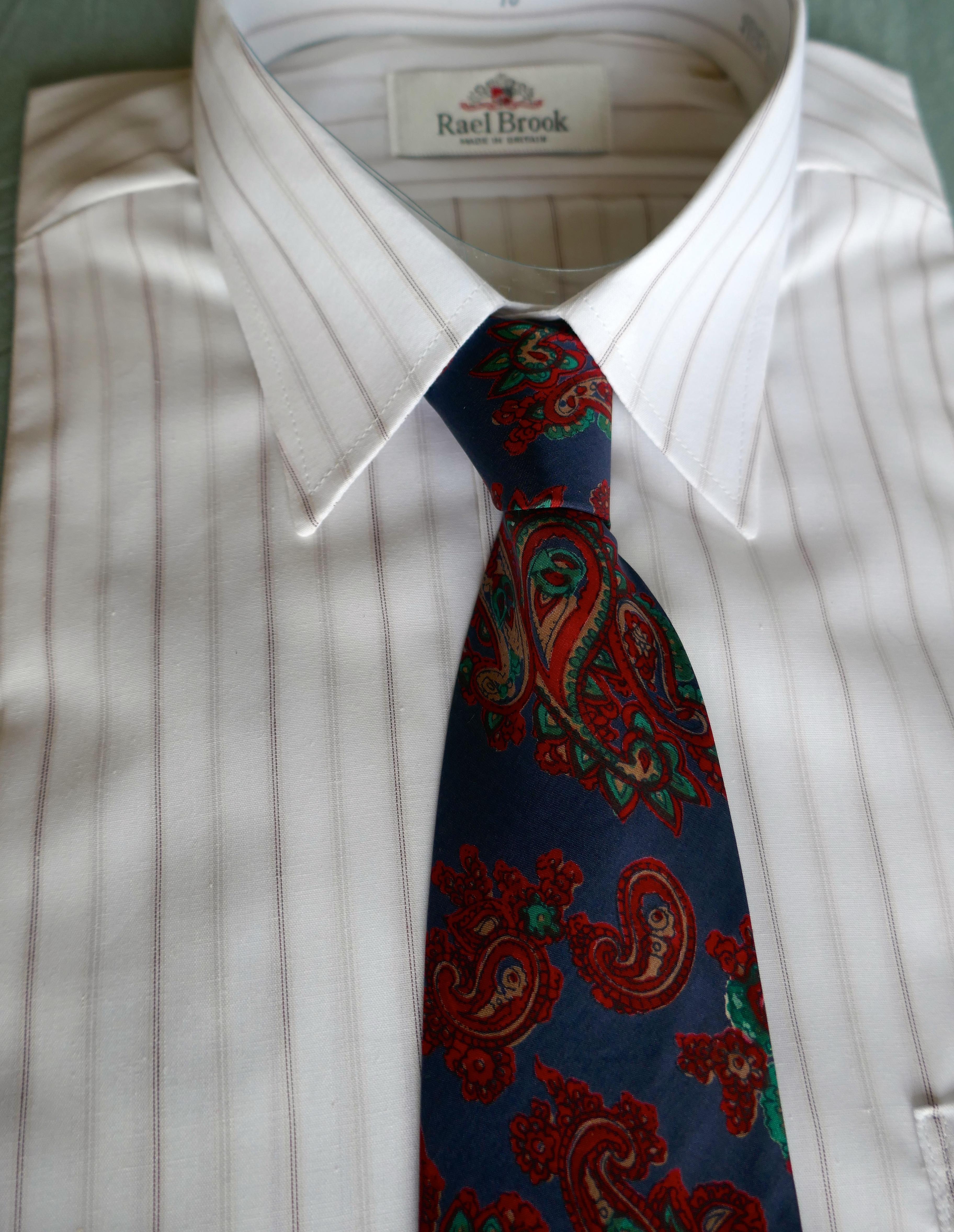 Cravate rétro classique en soie à motif cachemire, années 1960 Pour hommes en vente