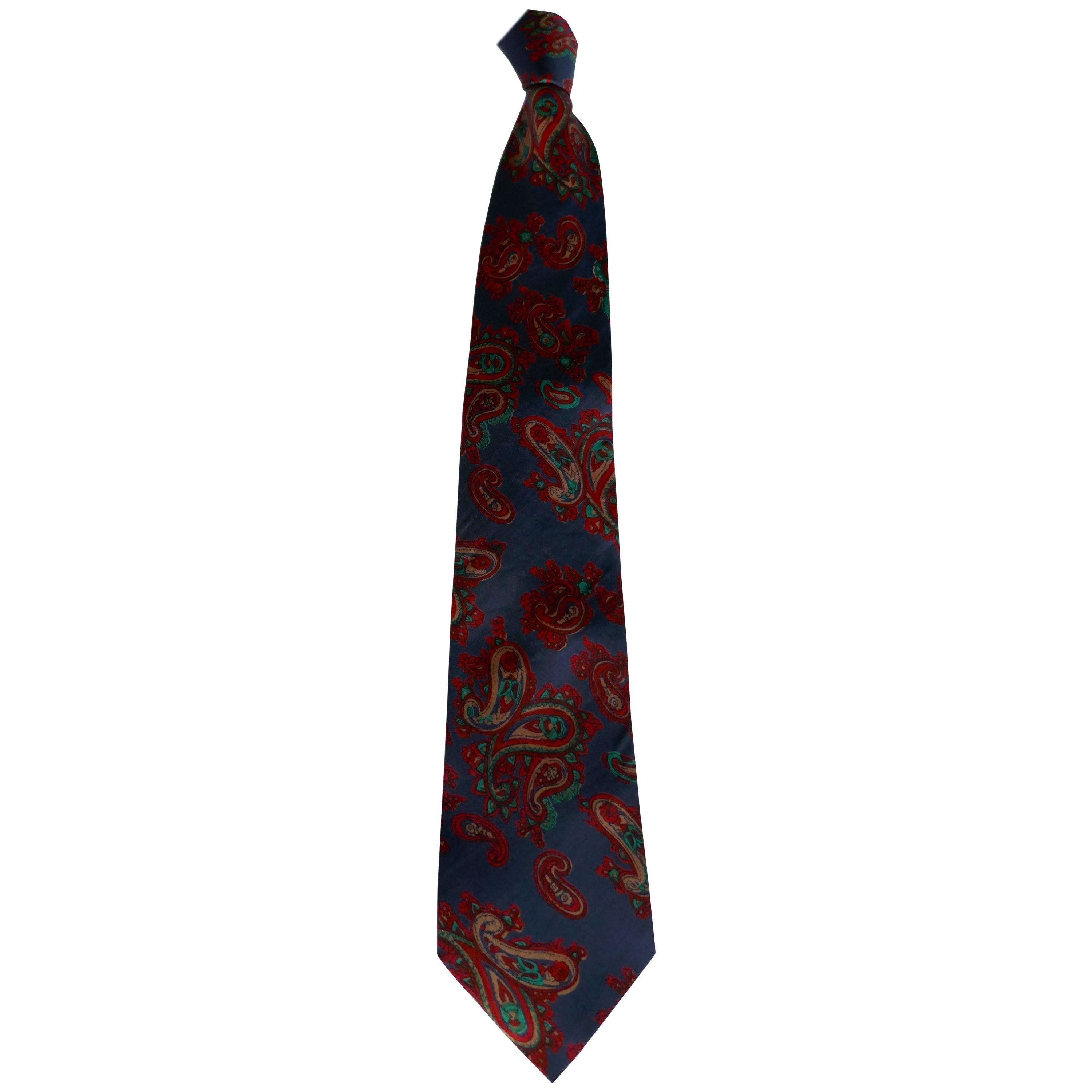 Cravate rétro classique en soie à motif cachemire, années 1960 en vente