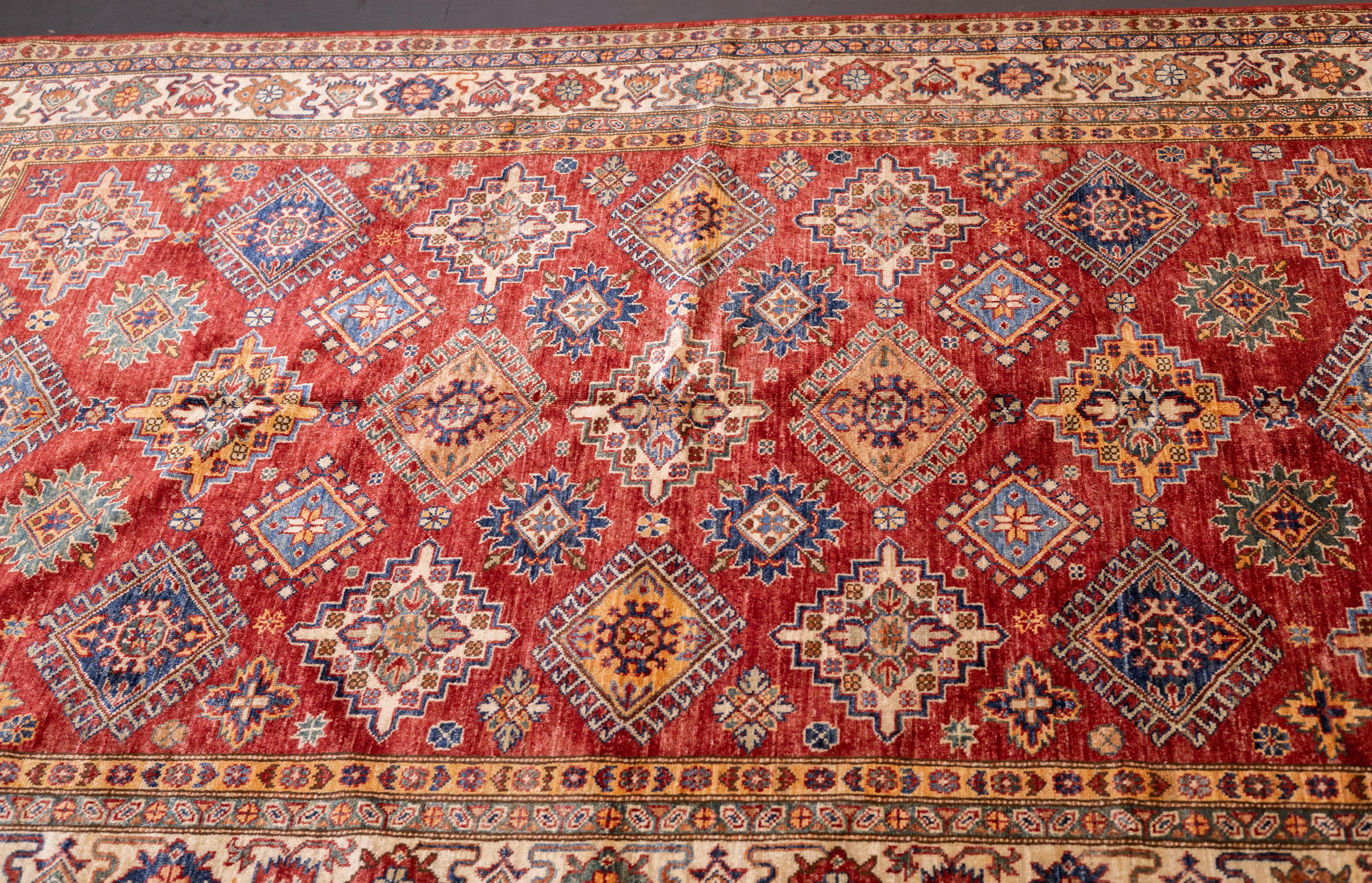 PAK Kazak-Teppich 5'7'' x 8'2'' (21. Jahrhundert und zeitgenössisch) im Angebot