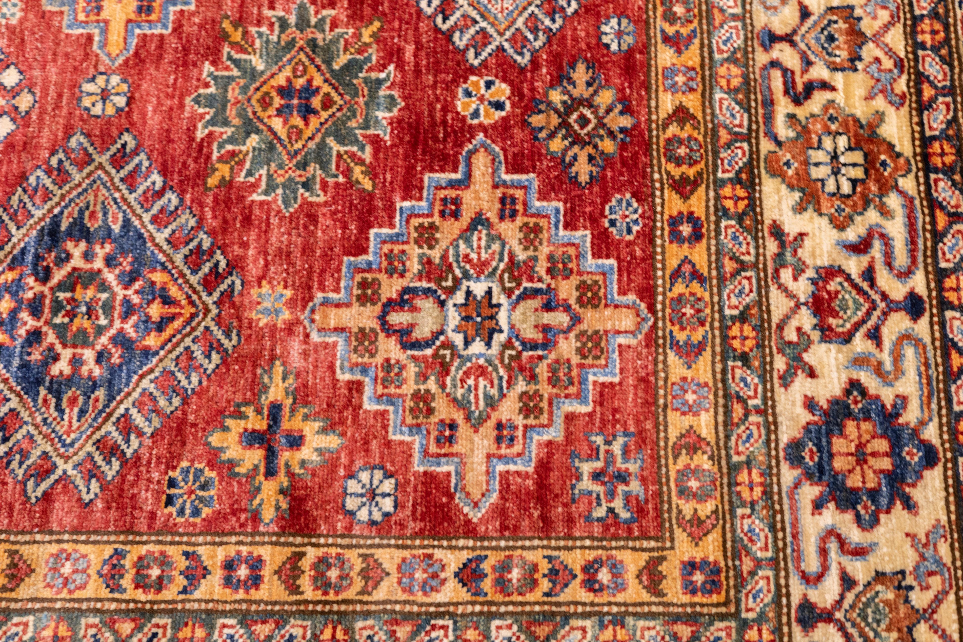 PAK Kazak-Teppich 5'7'' x 8'2'' im Angebot 1