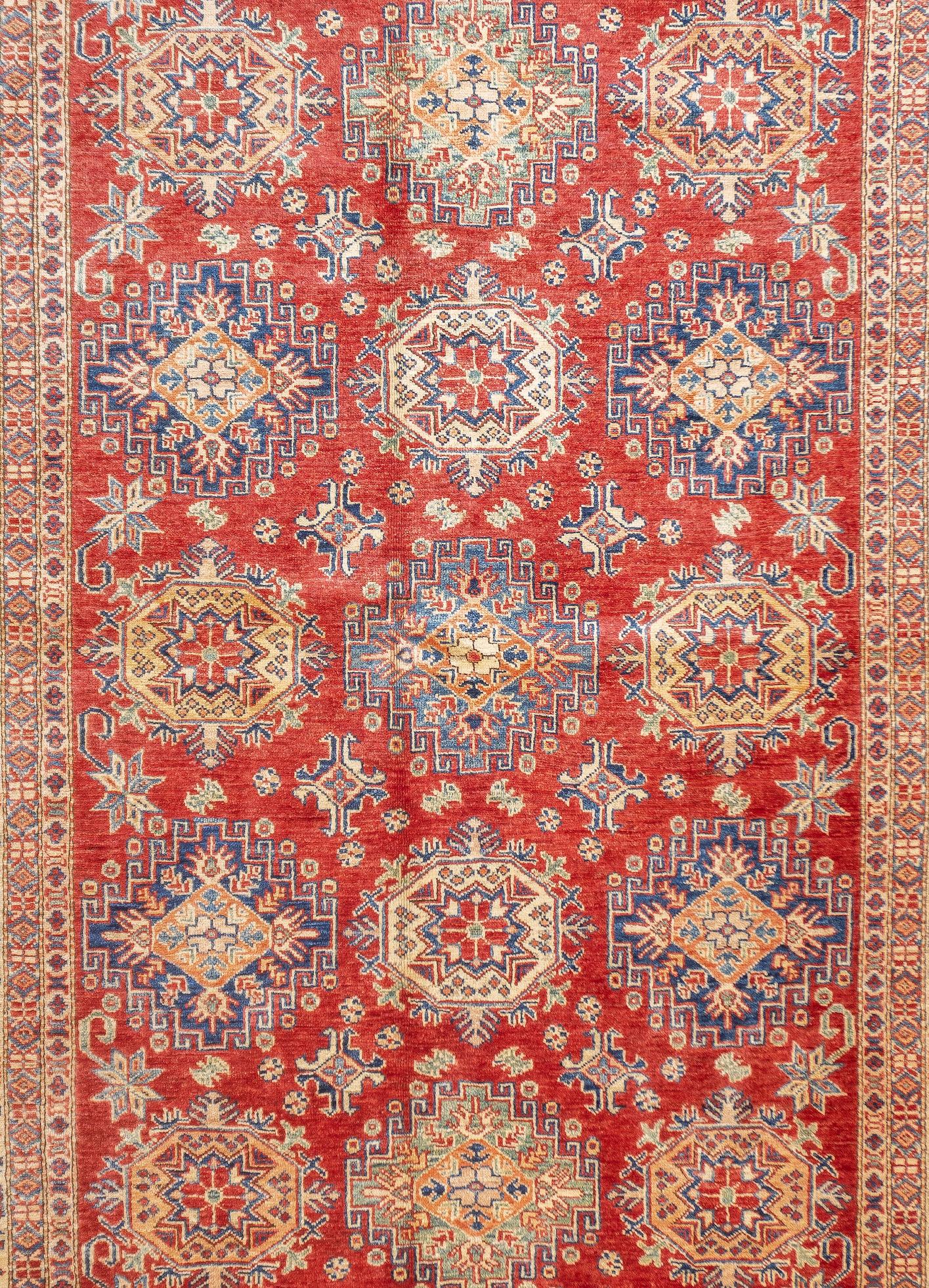 PAK Kazak-Teppich 5'9'' x 8'1'' (Pakistanisch) im Angebot