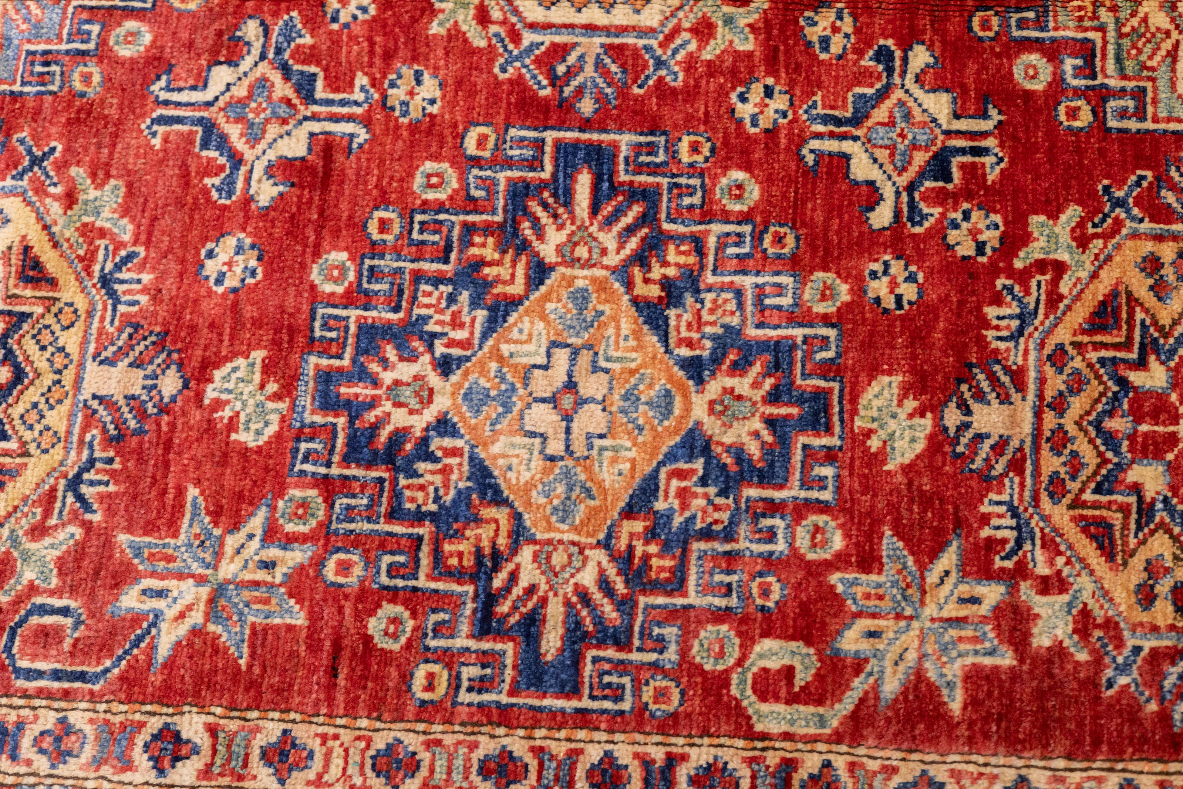 PAK Kazak-Teppich 5'9'' x 8'1'' im Angebot 1