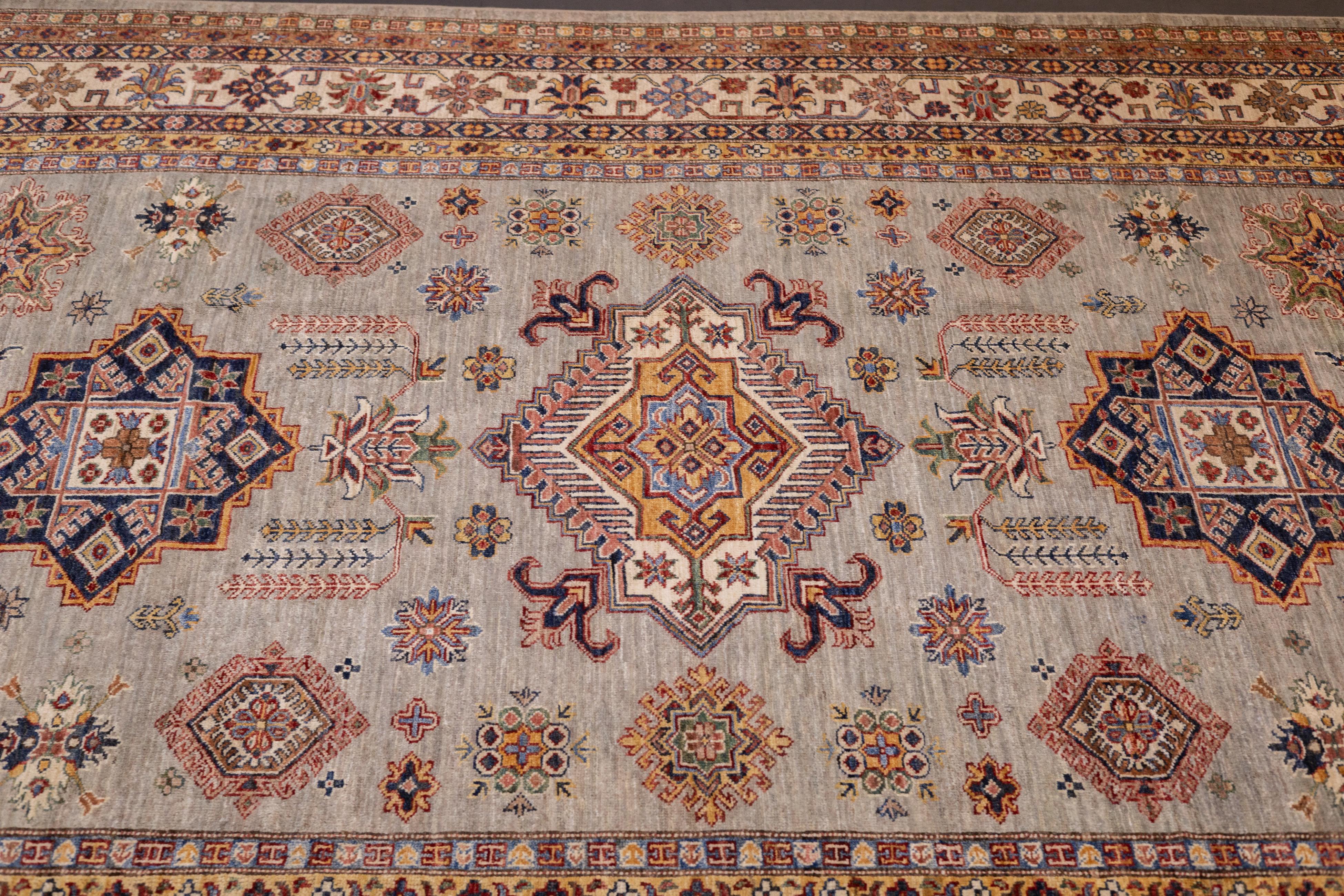 PAK Kazak Rug 6'9'' x 9'7'' In New Condition For Sale In New York, NY