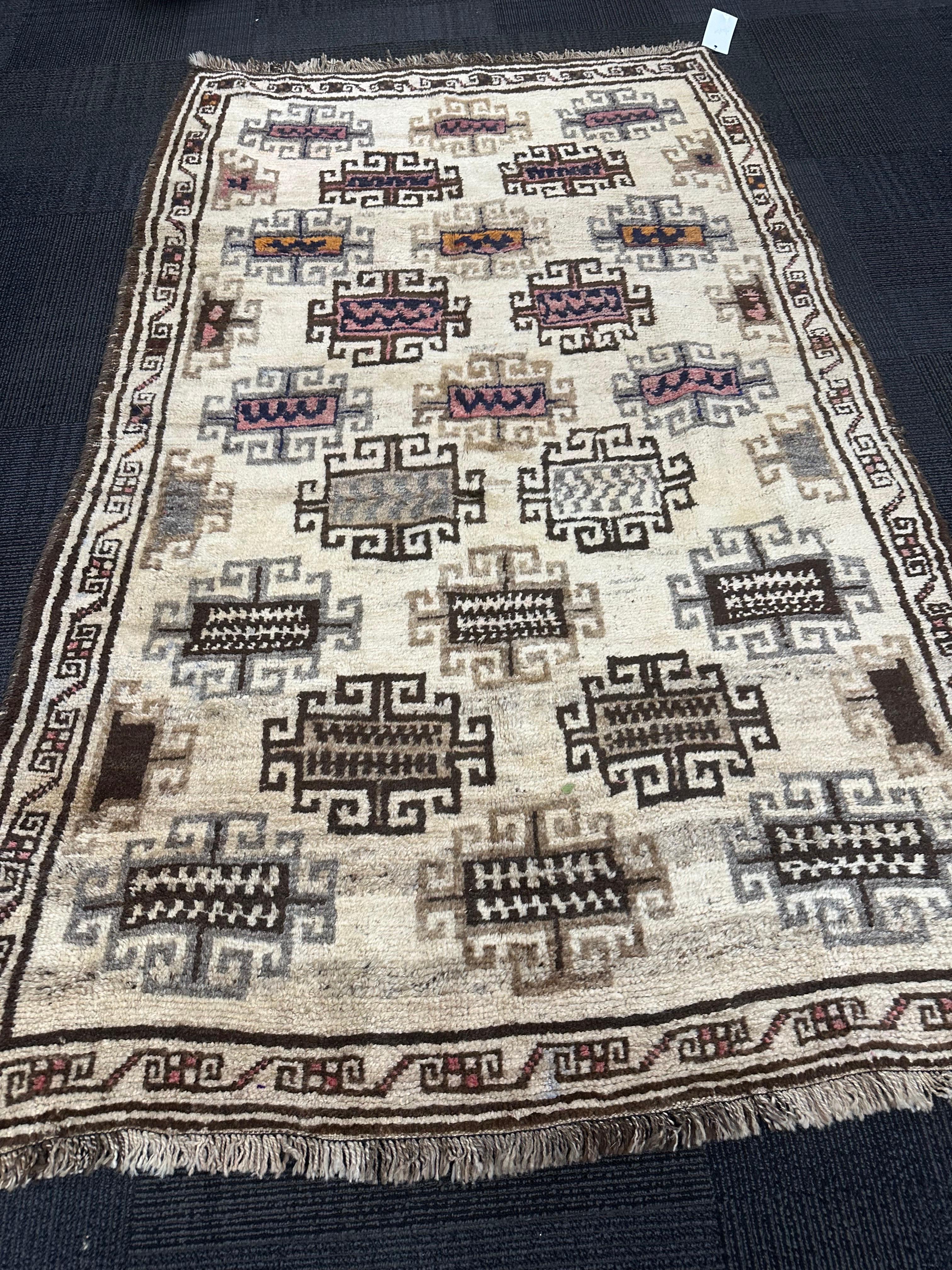 XIXe siècle Tapis ancien pakistanais, noué à la main, 19e siècle en vente
