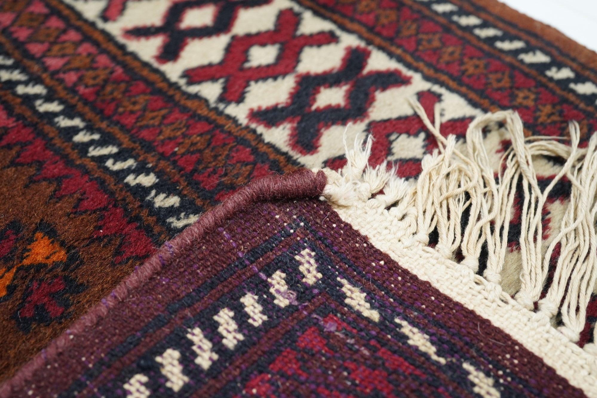 Pakistani Rug 3'2'' x 4'10'' For Sale 5