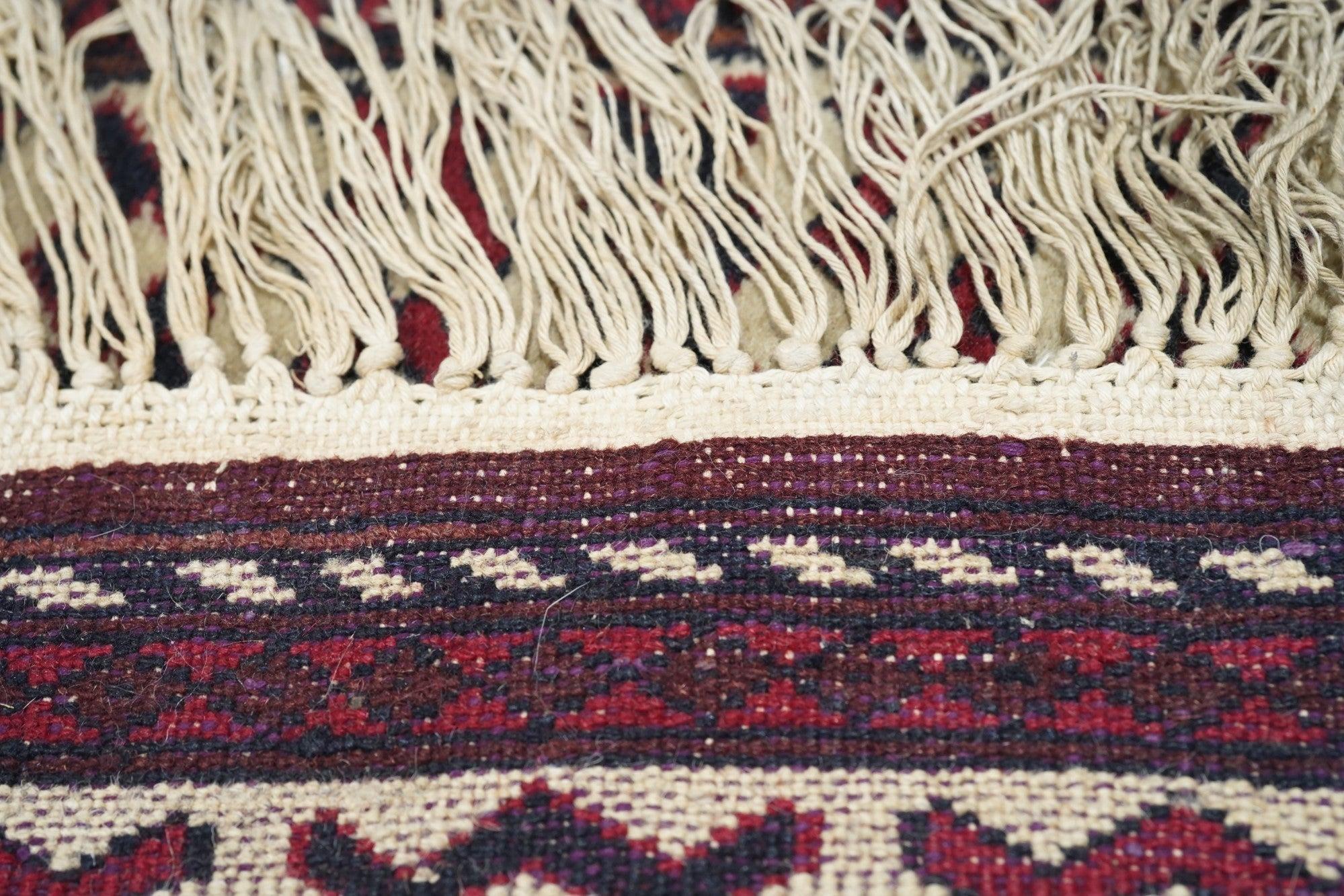 Pakistani Rug 3'2'' x 4'10'' For Sale 7