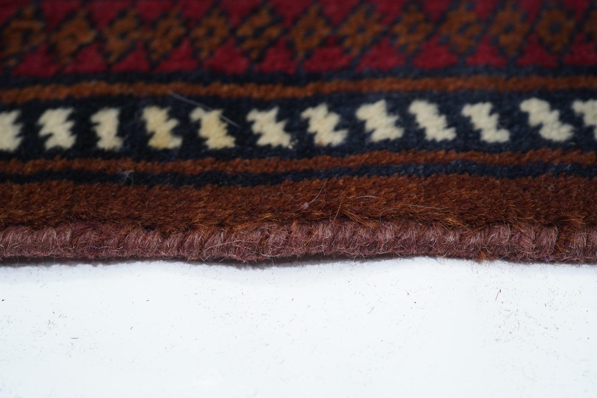 Contemporary Pakistani Rug 3'2'' x 4'10'' For Sale