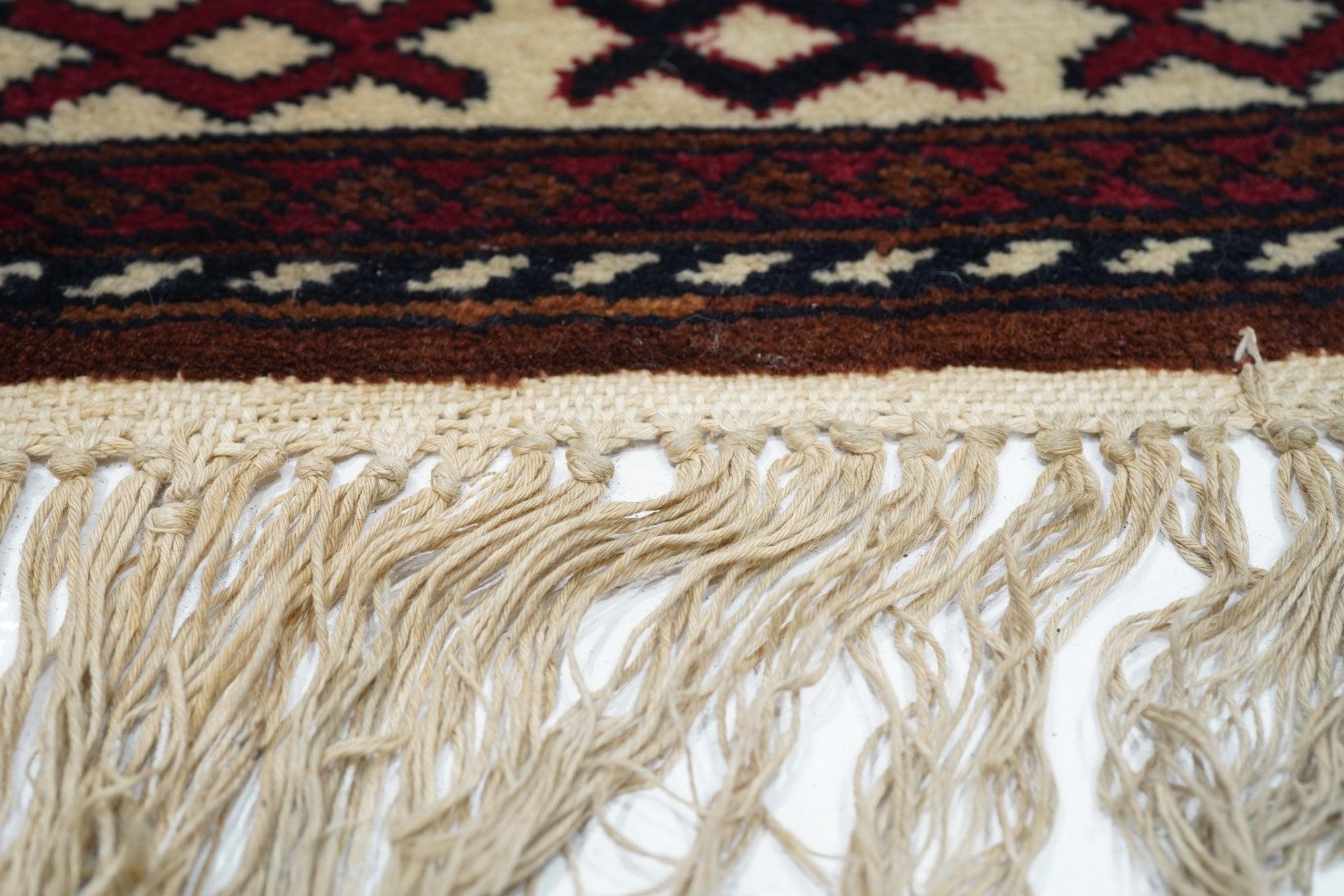 Wool Pakistani Rug 3'2'' x 4'10'' For Sale