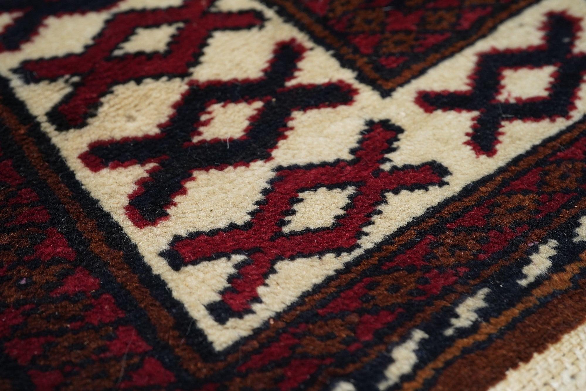 Pakistani Rug 3'2'' x 4'10'' For Sale 1