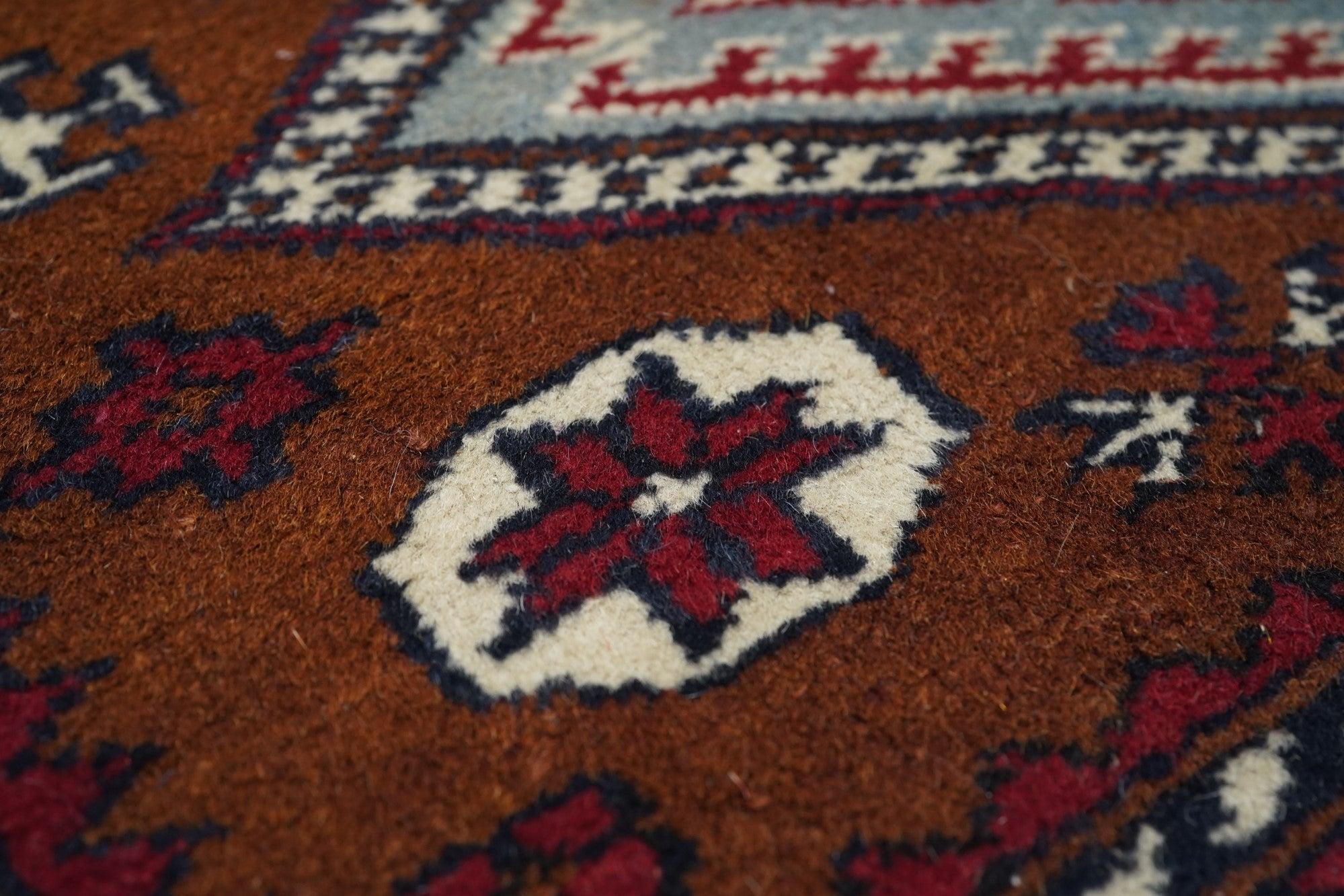 Pakistani Rug 3'2'' x 4'10'' For Sale 2