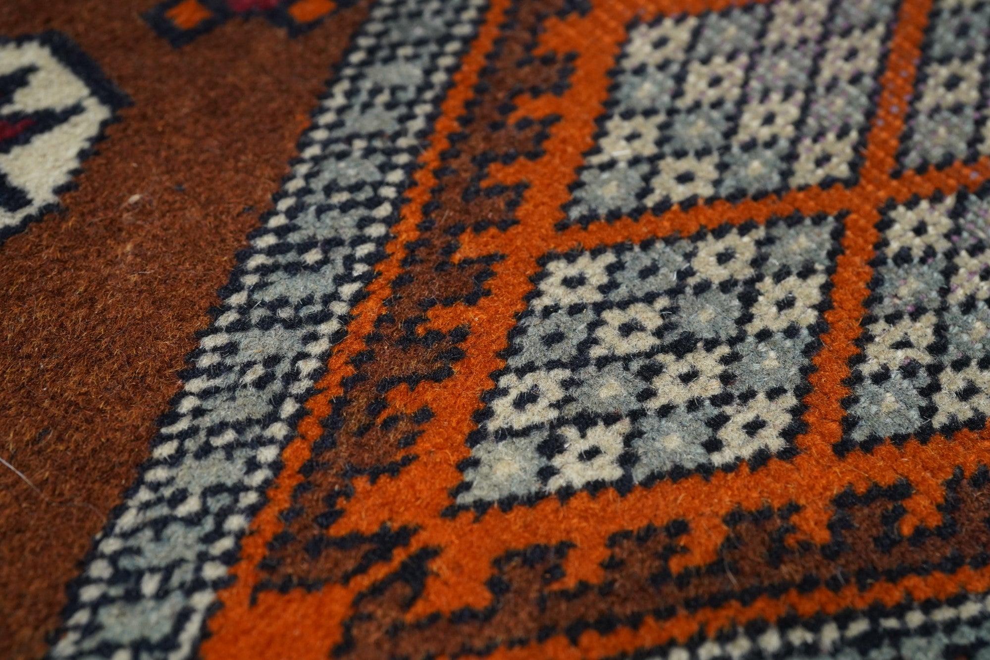 Pakistani Rug 3'2'' x 4'10'' For Sale 3