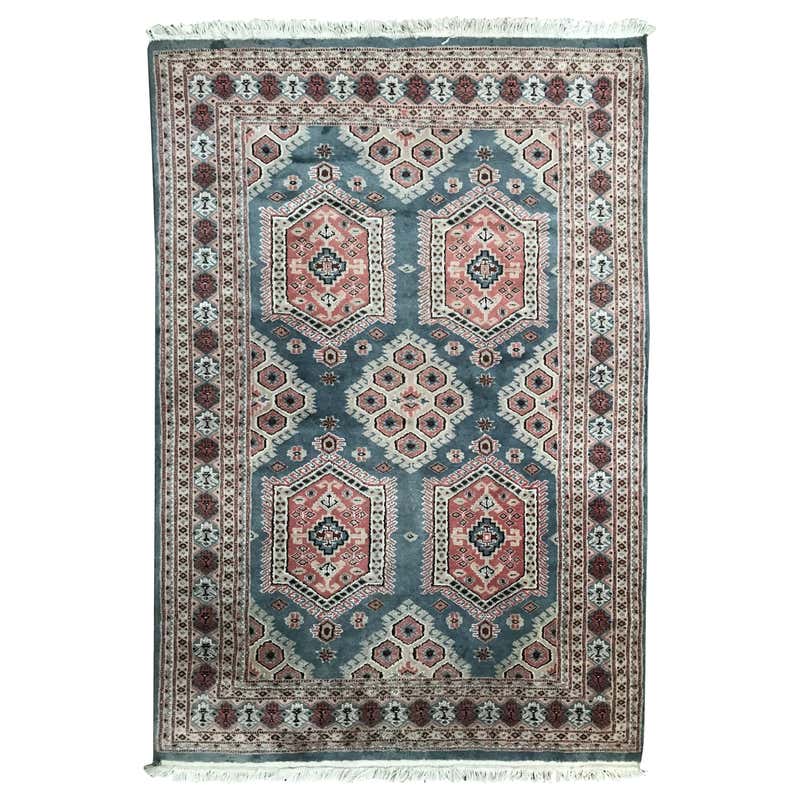 Traditional Pakistani Rug For Sale at 1stDibs | pakistani rugs