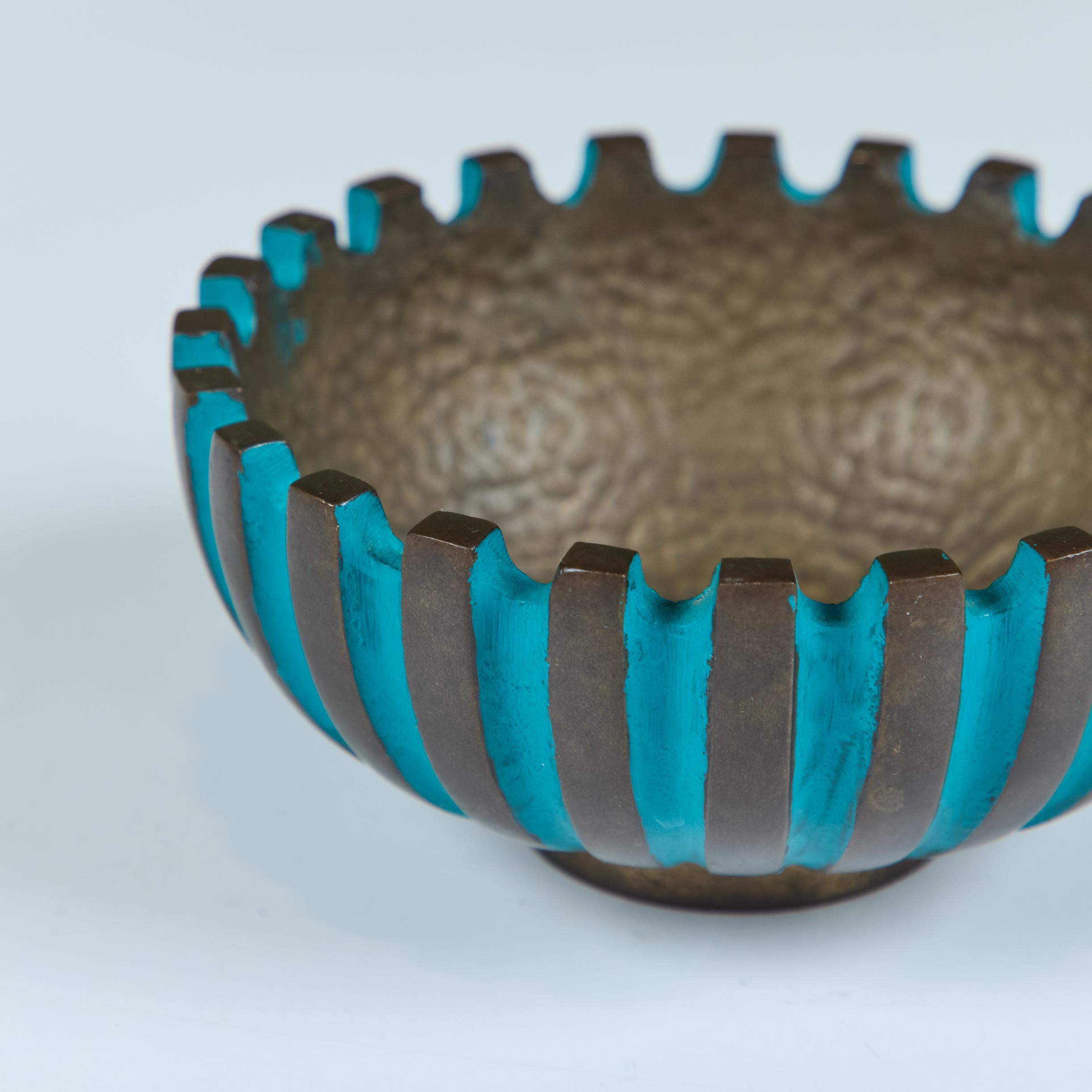Cuenco de bronce fundido Pal-Bell en venta 1