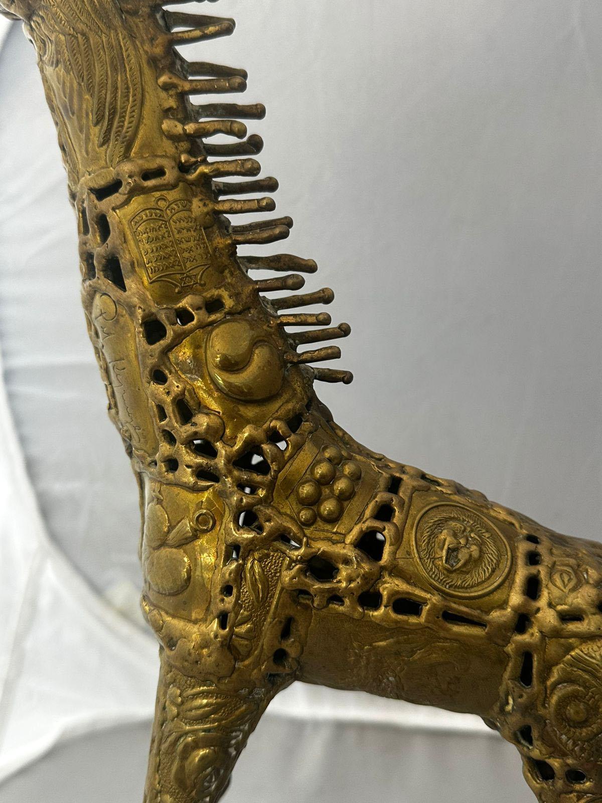 Pal Kepenyes Escultura Brutalista de Bronce Jirafa Soldado en venta