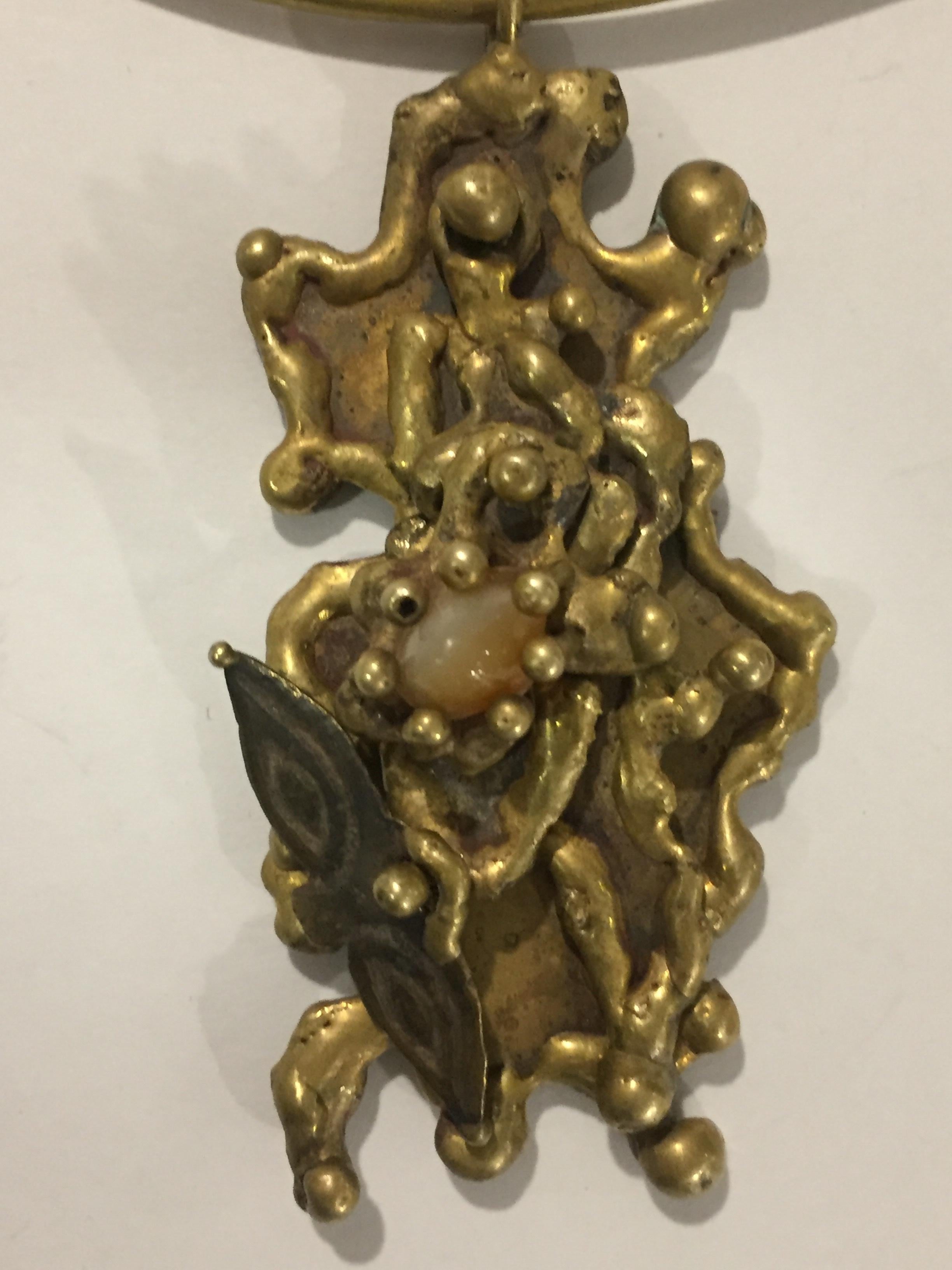Mid-Century Modern Pal Kepenyes Collier brutaliste en bronze avec pendentif cinétique en vente