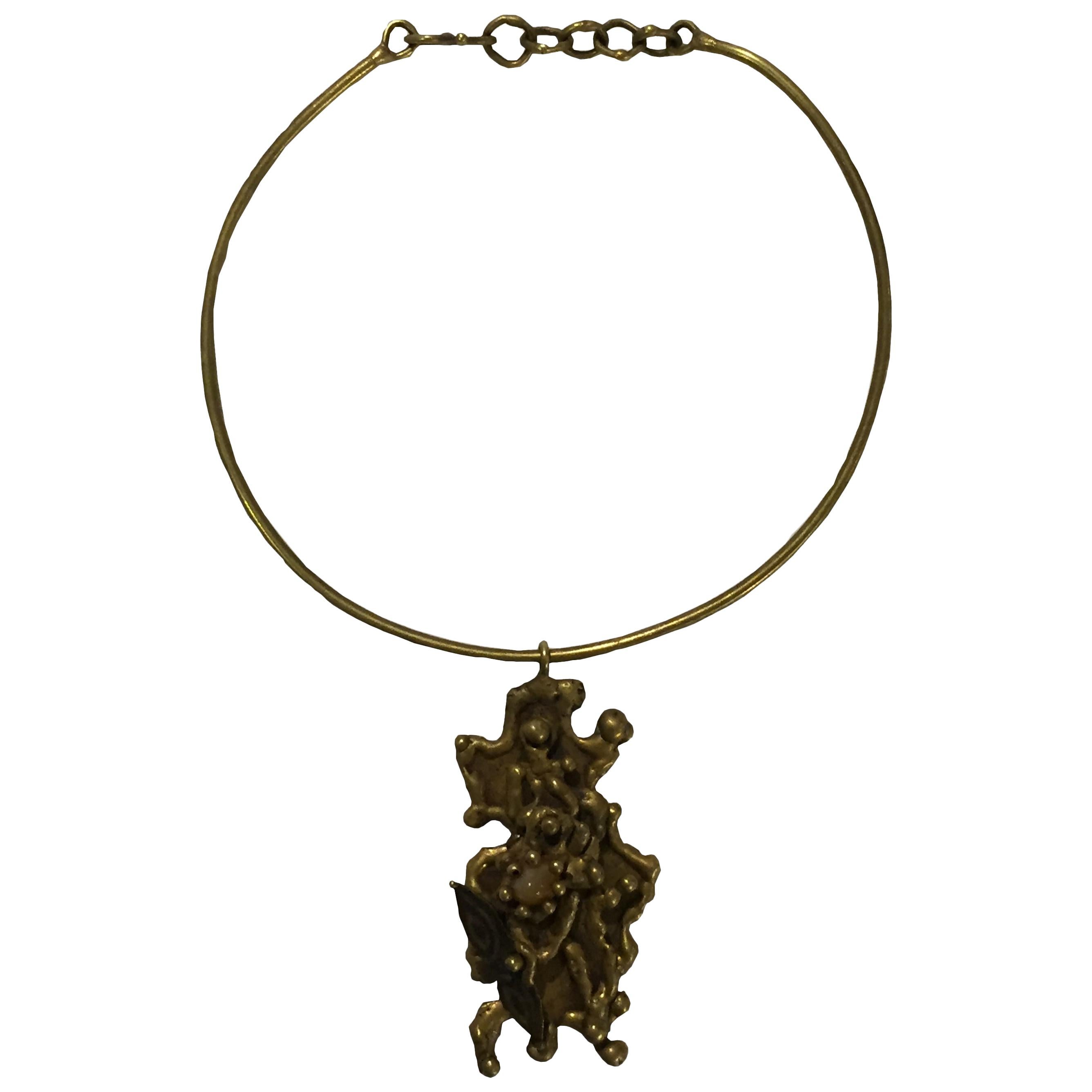 Mid-Century moderno Collana brutalista in bronzo con ciondolo cinetico di Pal Kepenyes in vendita