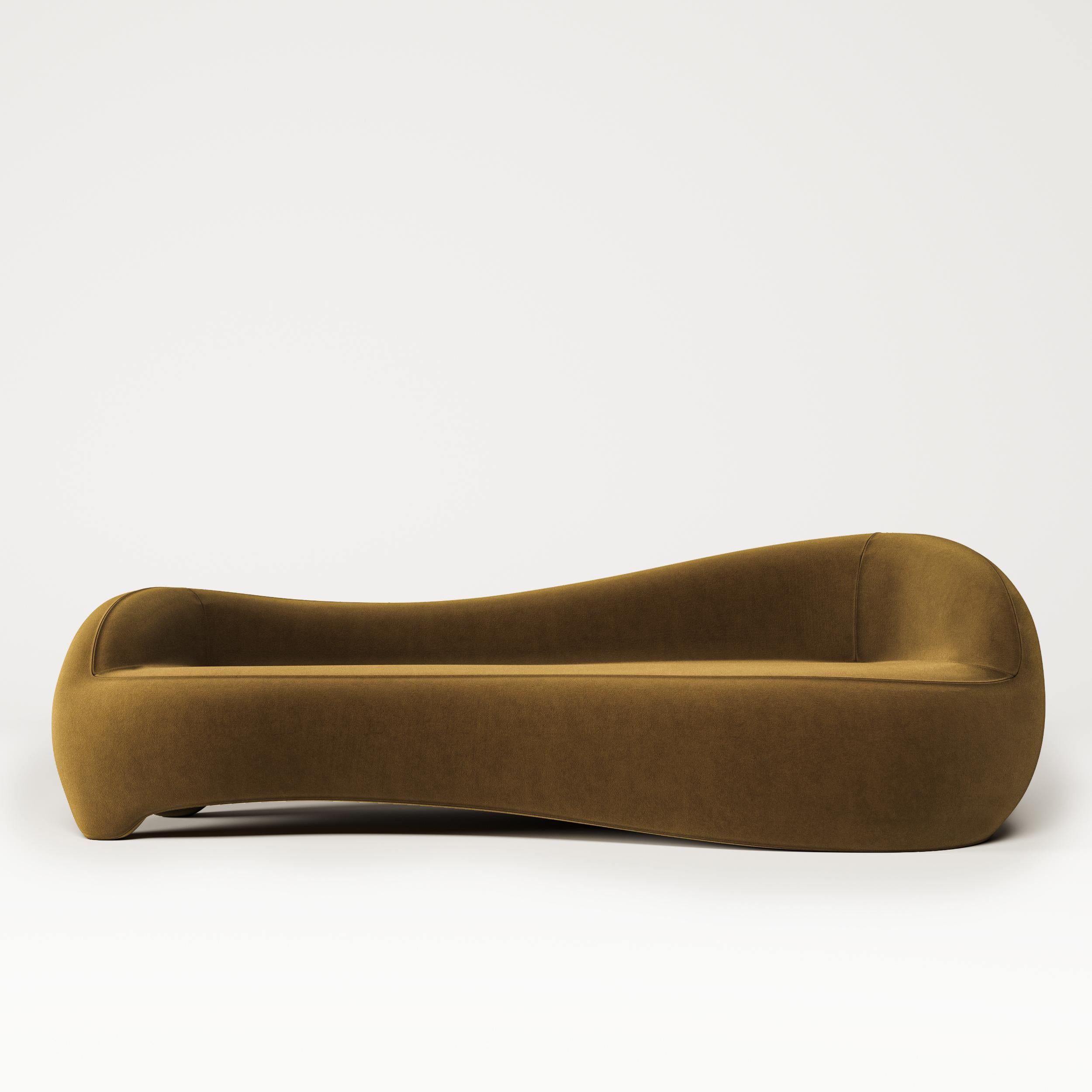 Pal_Up Sofa

Mehmet Orel, who designed the Pal_up sofa, designed as a continuation of the Paloma series, also pays homage to Gaetono Pesce with this design.

While designing the Up series, Pesce made references to the place and bondage of women
