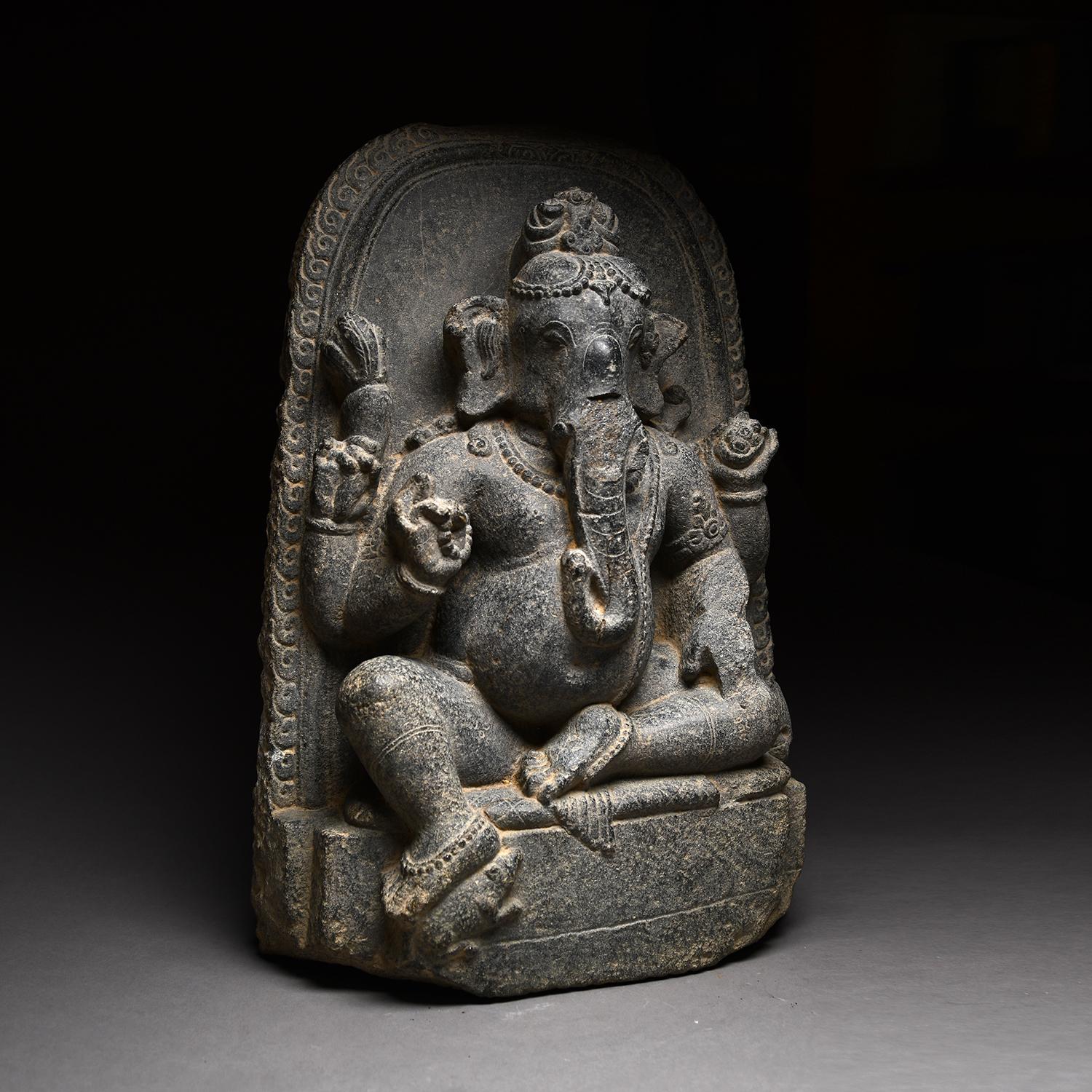 Indiano Pala Black Stone Steele di Ganesha in vendita