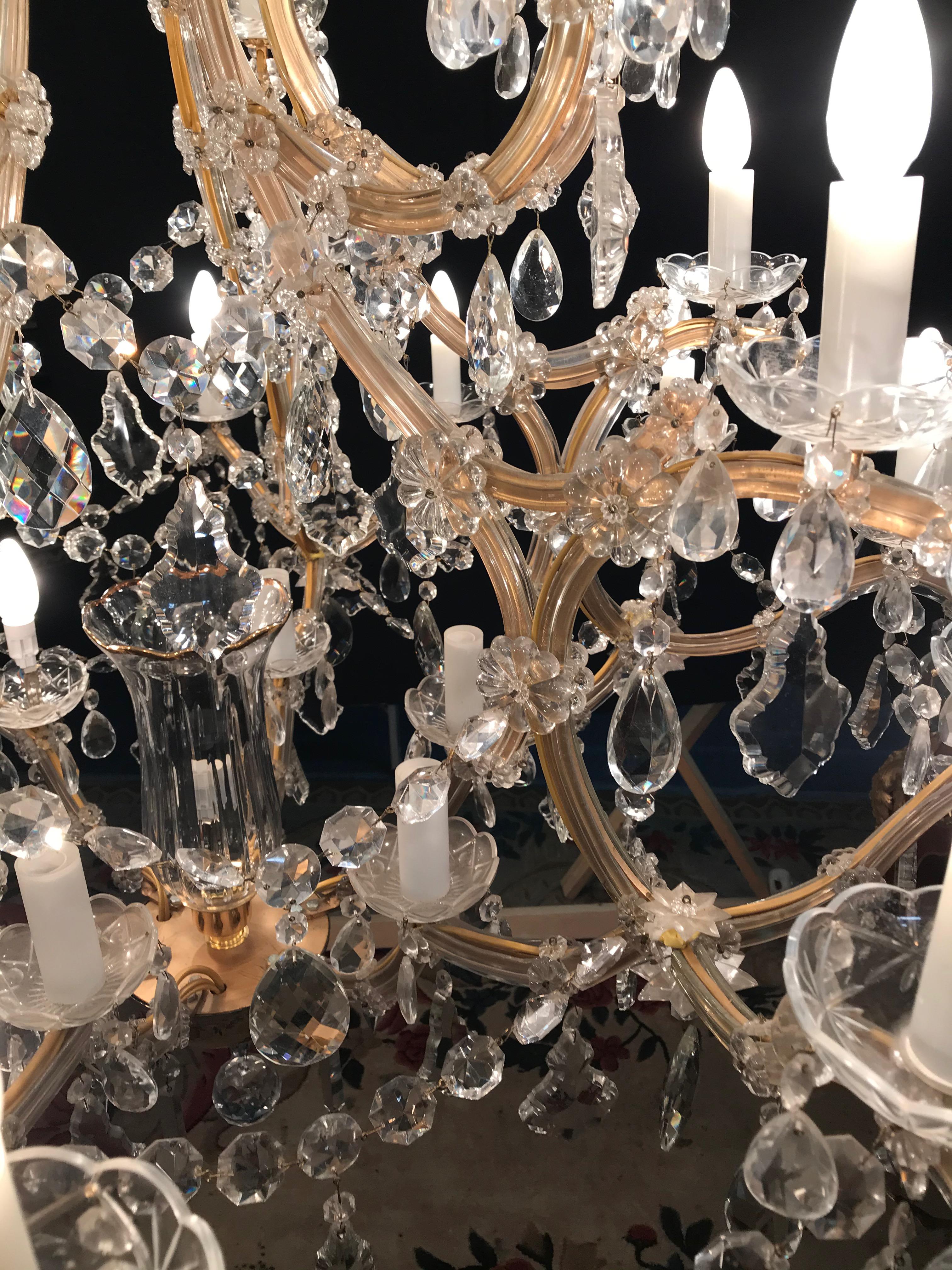 Lustre de palais de style baroque avec 36 bras de bougeoirs en cristal 4