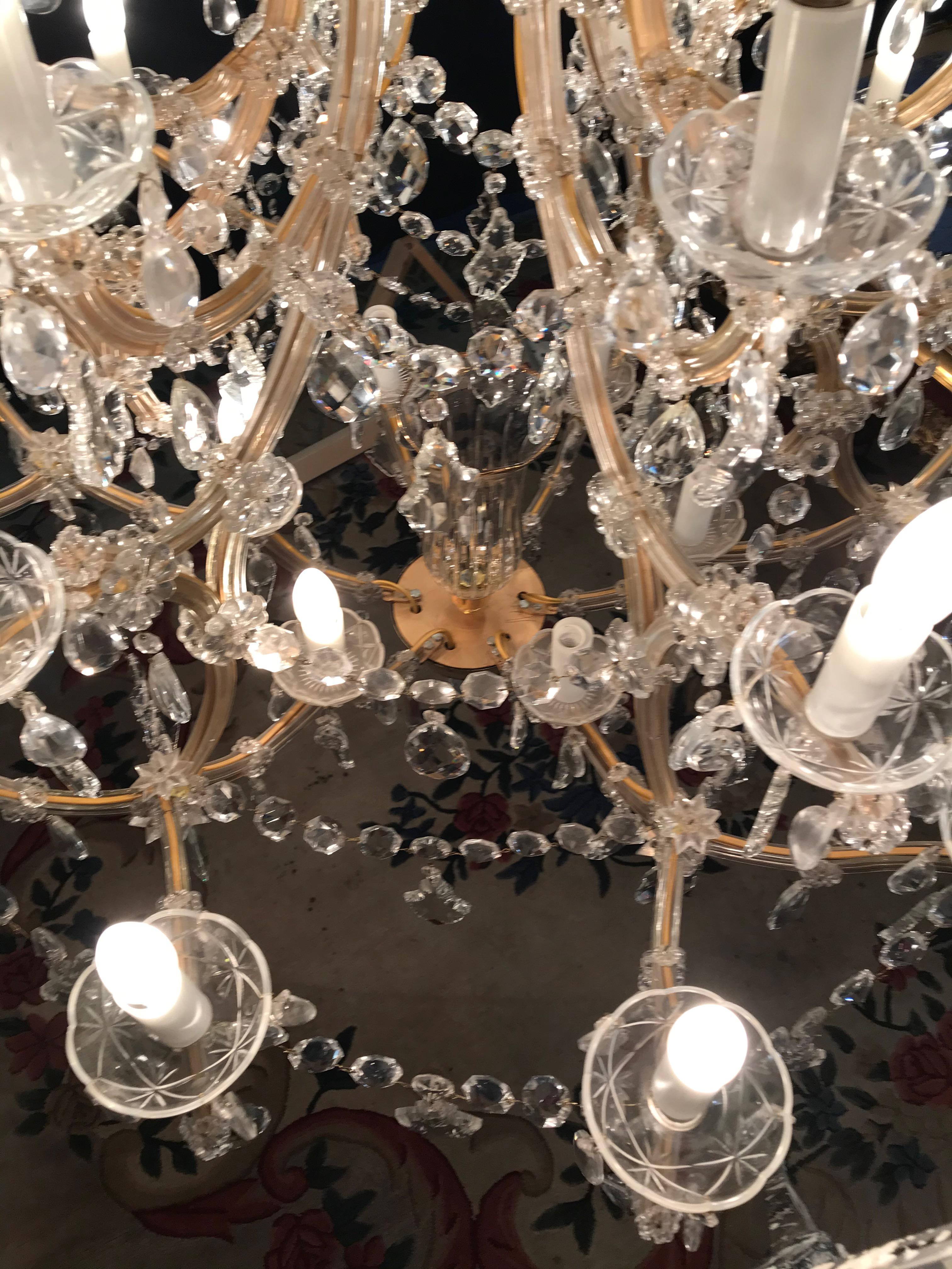 Lustre de palais de style baroque avec 36 bras de bougeoirs en cristal 9