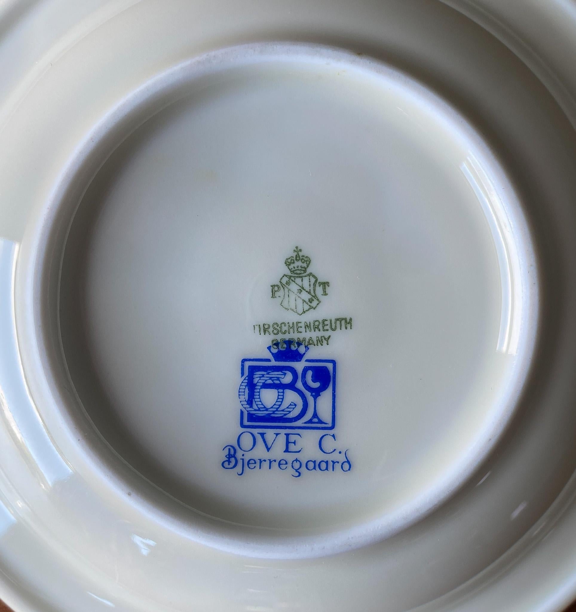 Palace Hotel Kobenhavn Ashtray by Tirschenreuth PT, Germany, 1960's  In Good Condition For Sale In Costa Mesa, CA