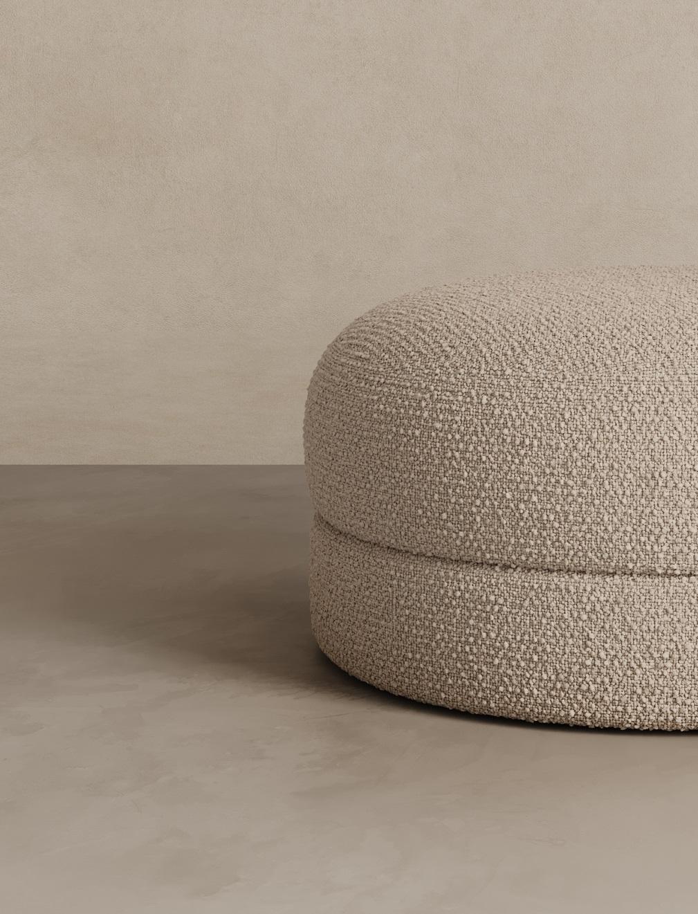 Italiano Palace Ottoman I in Dedar Milano Karakorum Bouclé di Paloma Editions in vendita