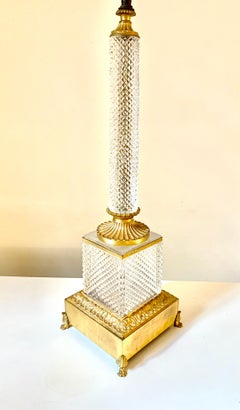 Lampada da tavolo a colonna in stile neoclassico antico in bronzo dorato con cristalli tagliati, dimensioni palazzo