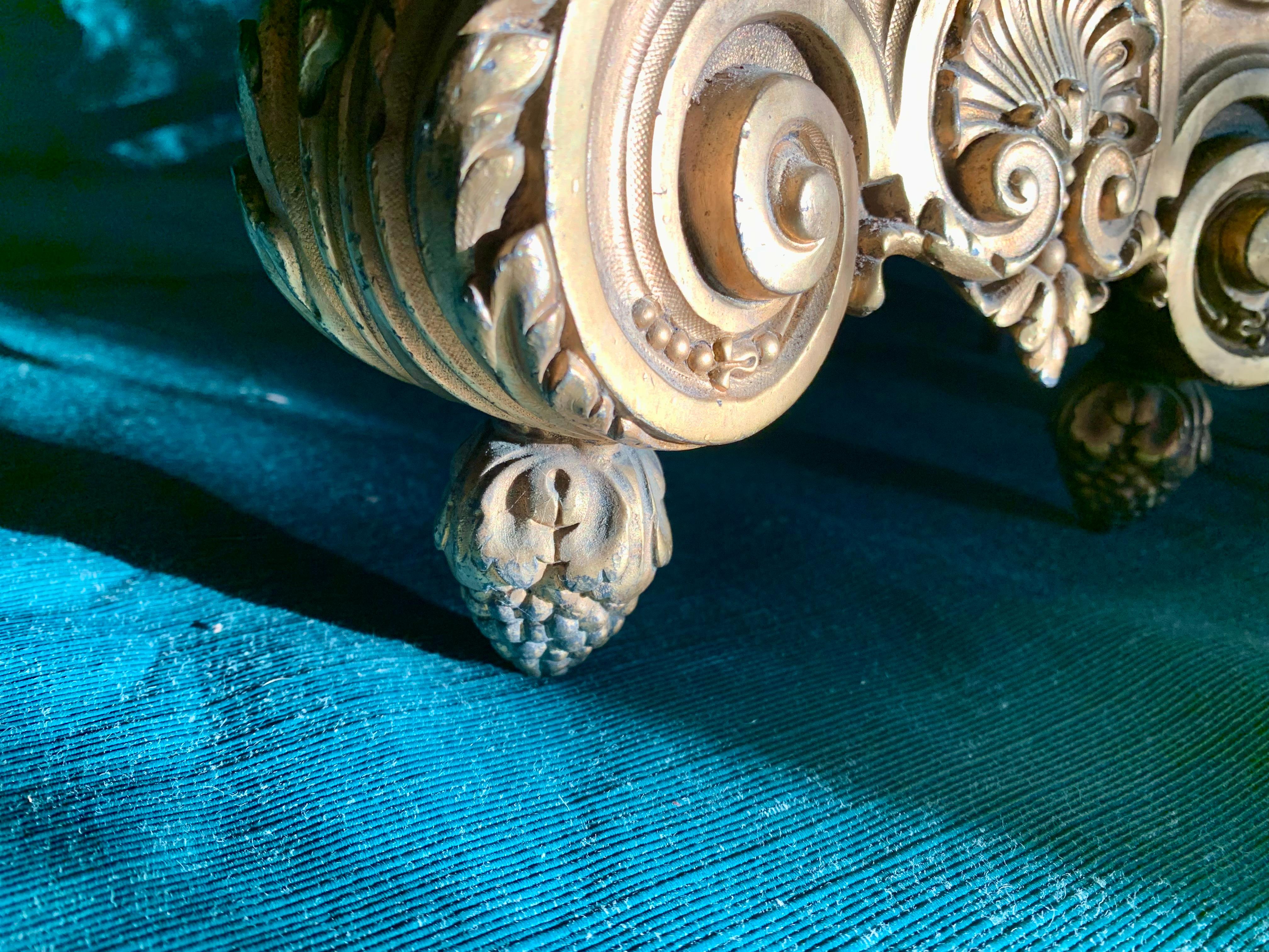 Französische Feuerböcke aus vergoldeter Bronze im Louis XIV.-Stil in Palastgröße, 19. Jahrhundert im Zustand „Gut“ im Angebot in New York, NY