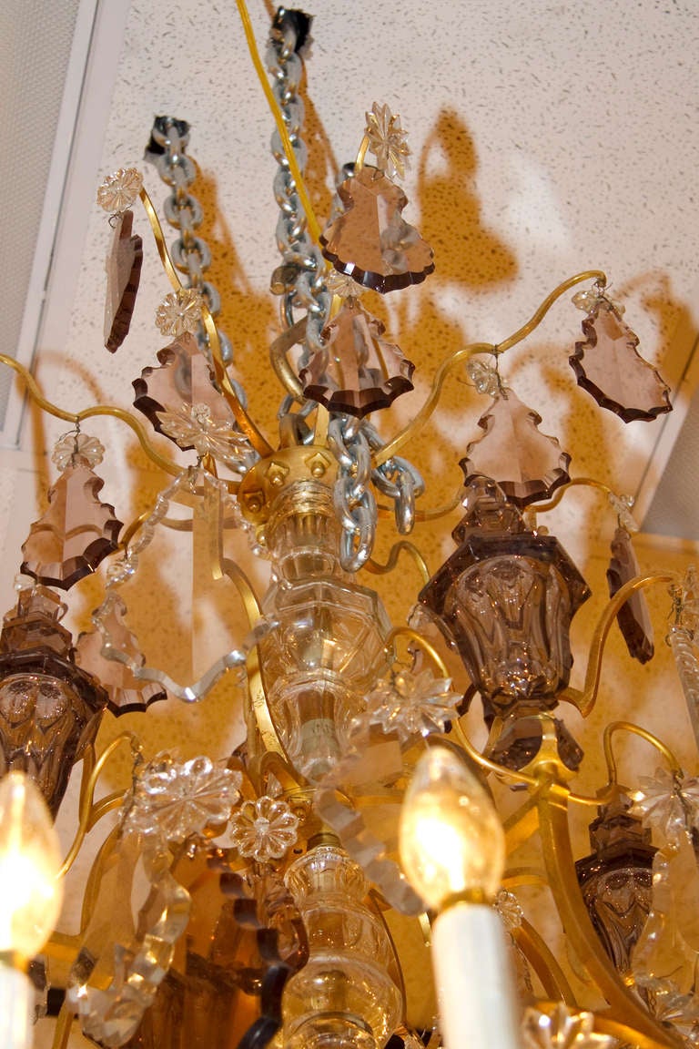 Kronleuchter in Käfigform aus Bronze und Kristall im Louis-XVI.-Stil in Palastgröße im Zustand „Gut“ im Angebot in New York, NY